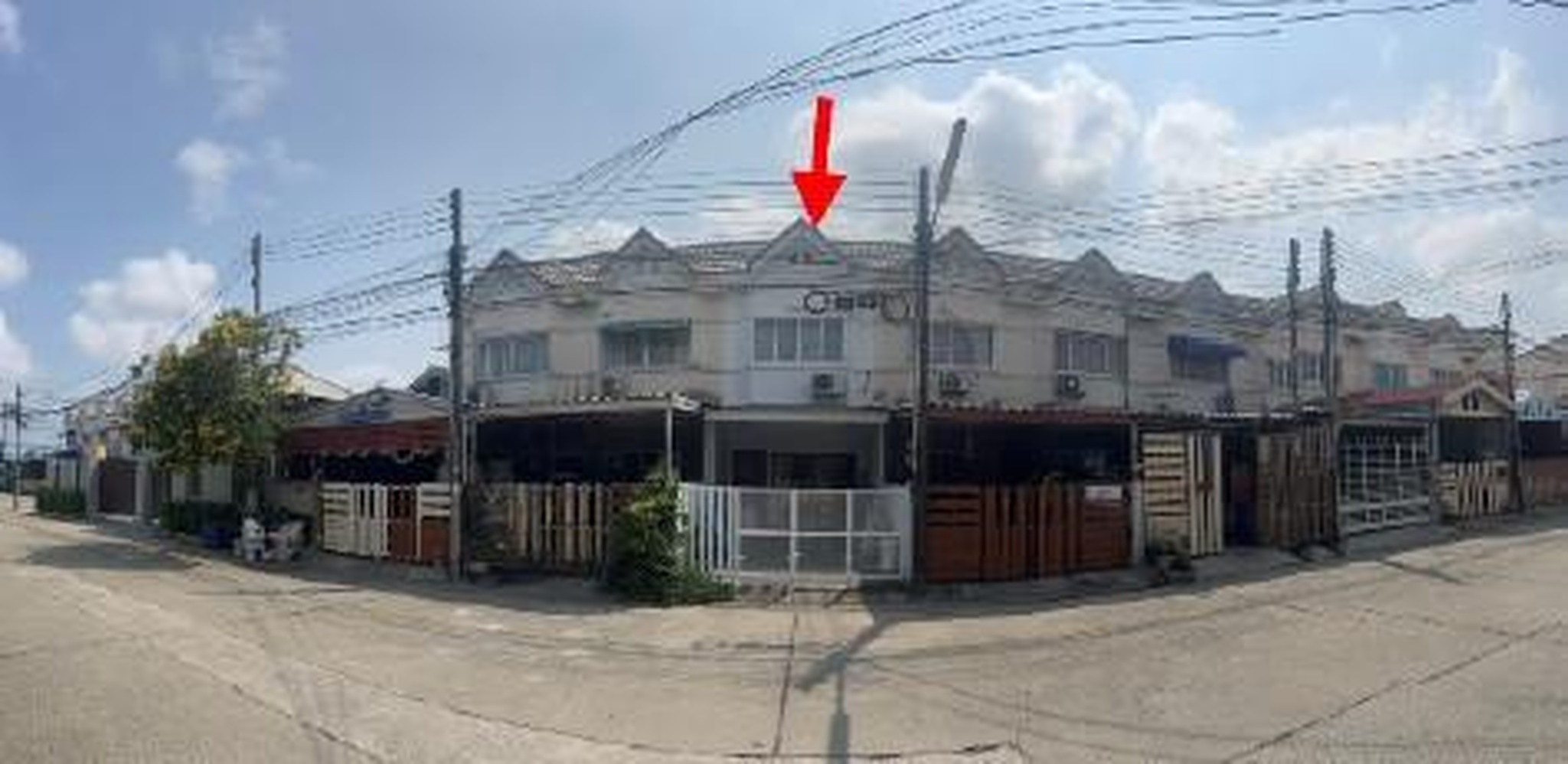 ทรัพย์สถาบันโดย GHB ทาวน์เฮาส์ ซอยหนองหว้า-มาบตาพุด ถนนหัวน้ำตก