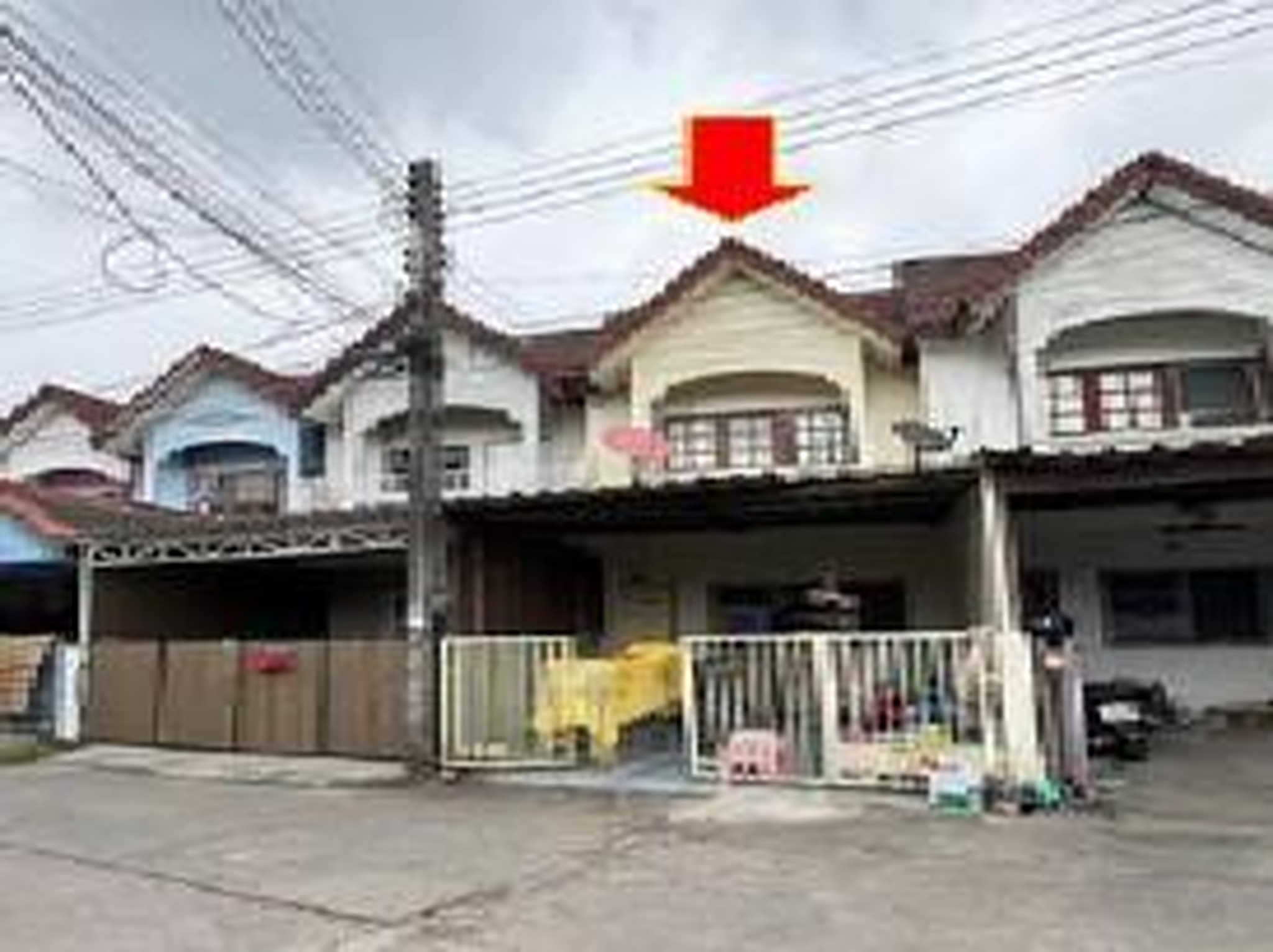ทรัพย์สถาบันโดย GHB ทาวน์เฮาส์ มโนรม วิลเลจ