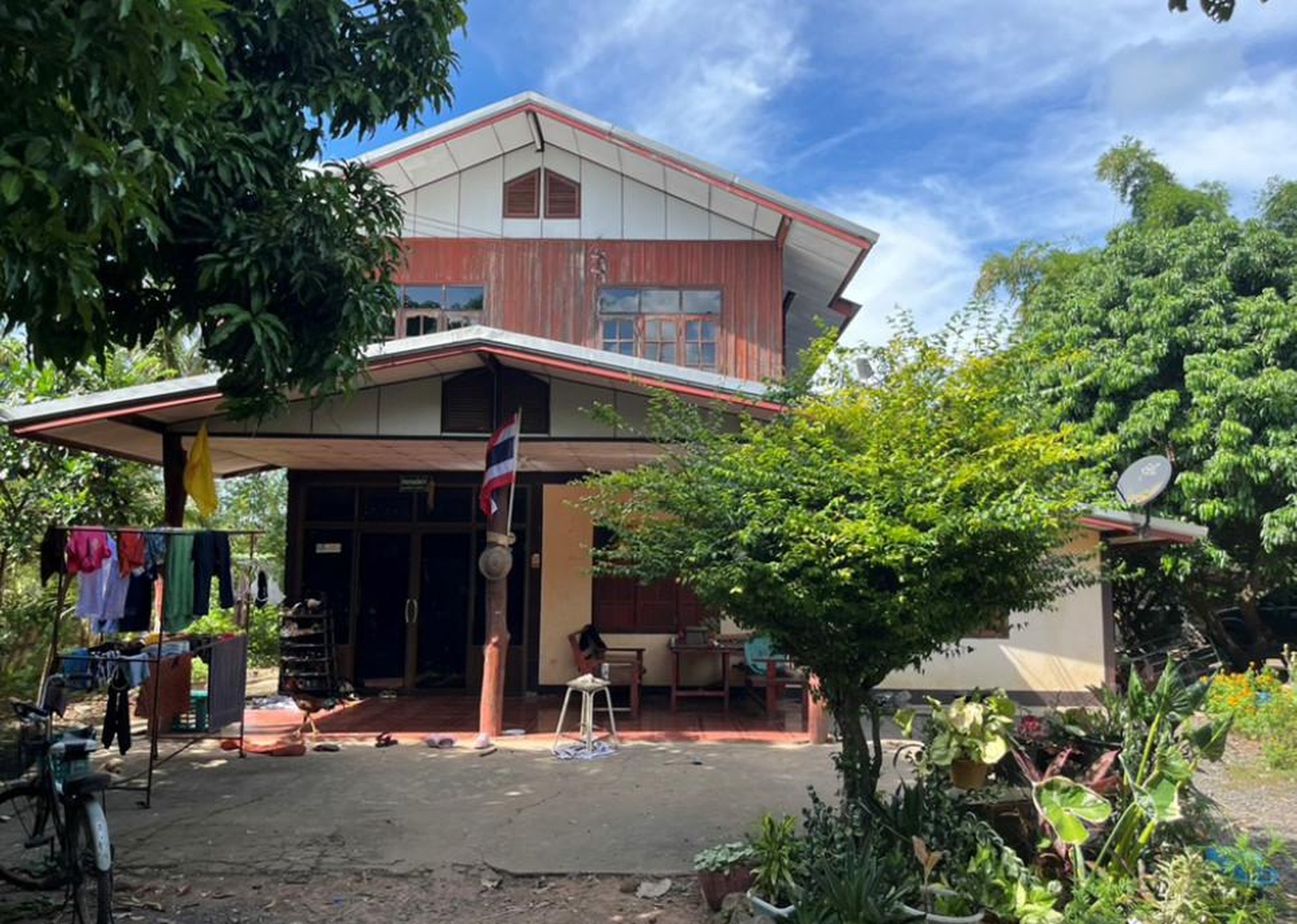ทรัพย์สถาบันโดย GHB บ้านเดี่ยว ถนนทางหลวงชนบทสายตาเป็ก