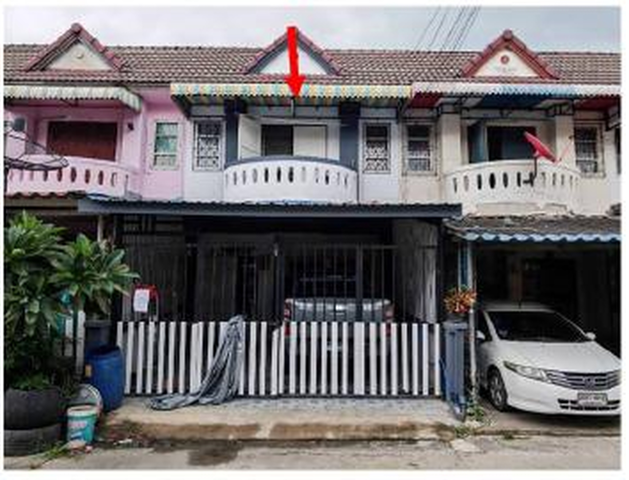 ทรัพย์สถาบันโดย GHB ทาวน์เฮาส์ หมู่บ้านเบญจวัลย์ (Benchawan Village)