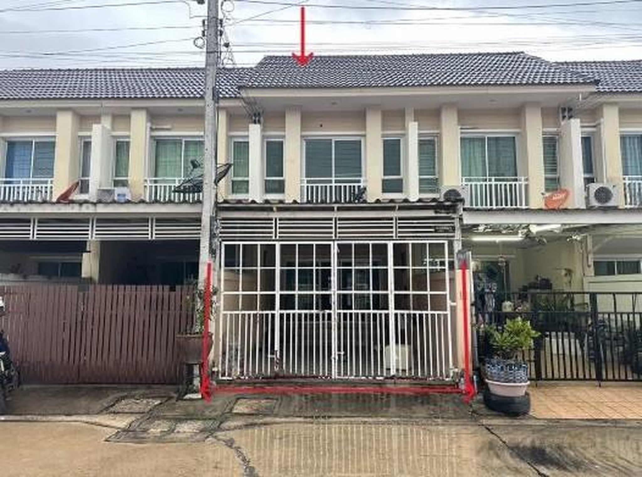 ทรัพย์สถาบันโดย GHB ทาวน์เฮาส์ กลอรี่เฮ้าส์