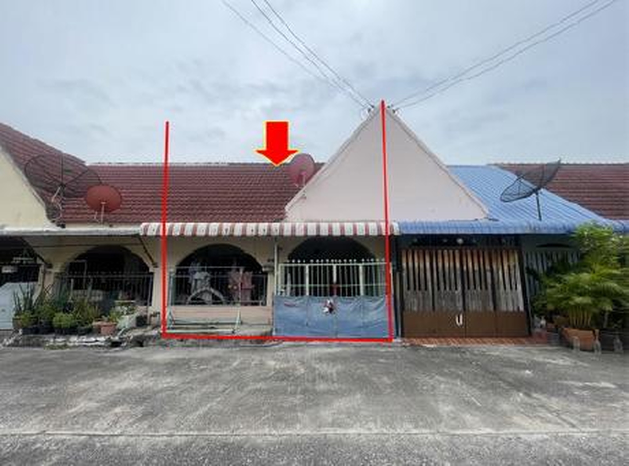 ทรัพย์สถาบันโดย GHB ทาวน์เฮาส์ เศรษฐสิริ331-ปากร่วม