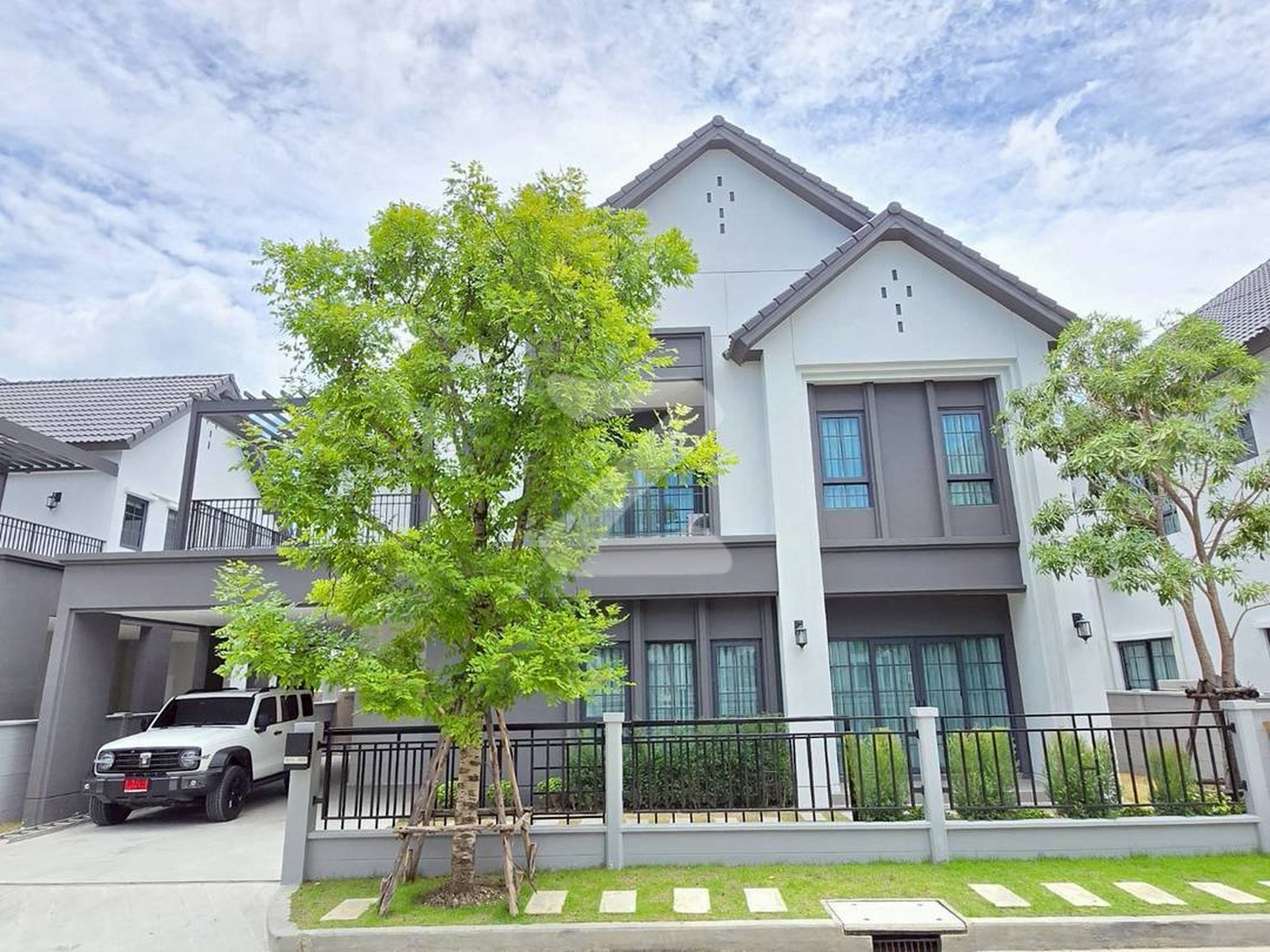 ✨️✨️Owner Post✨️✨️ 🙎‍♀️ ยินดีรับเอเจ้นท์ 🥰 ขาย/ให้เช่า 𝐂𝐄𝐍𝐓𝐑𝐎 𝐁𝐀𝐍𝐆𝐍𝐀 เซนโทร บางนา              : เจ้าของขายเอง (งดรับนายหน้า)