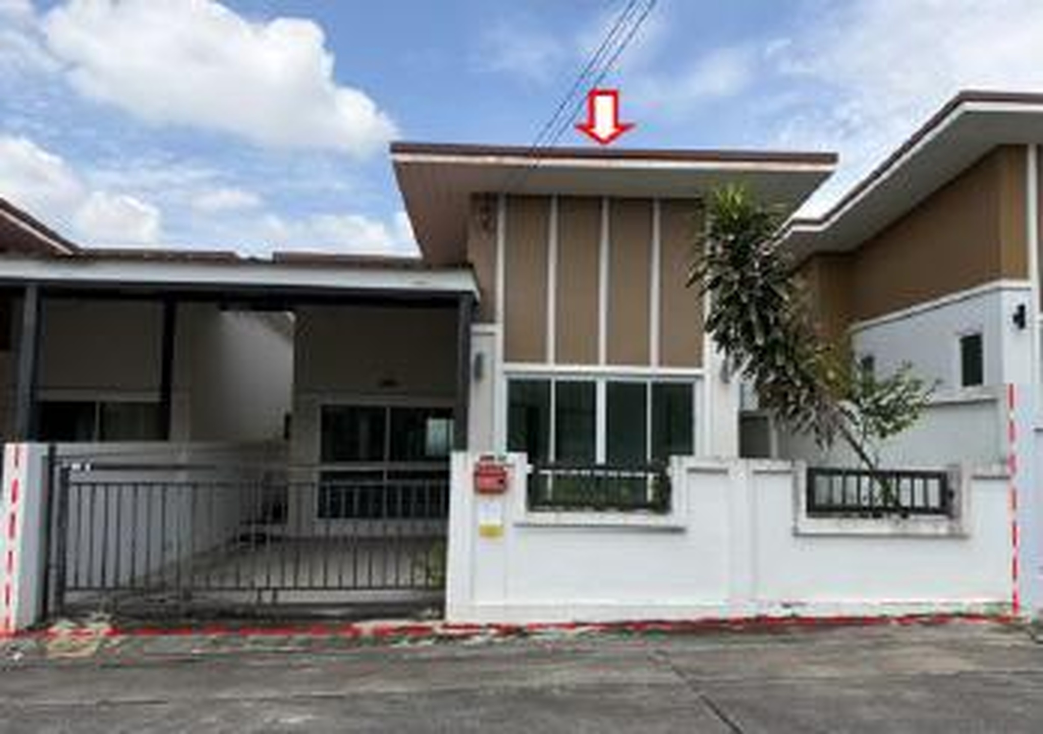 ทรัพย์สถาบันโดย GHB บ้านแฝด แผ่นดินทอง ลิฟวิ่งโฮมส์ 2 (Pandintong Living Homes 2)