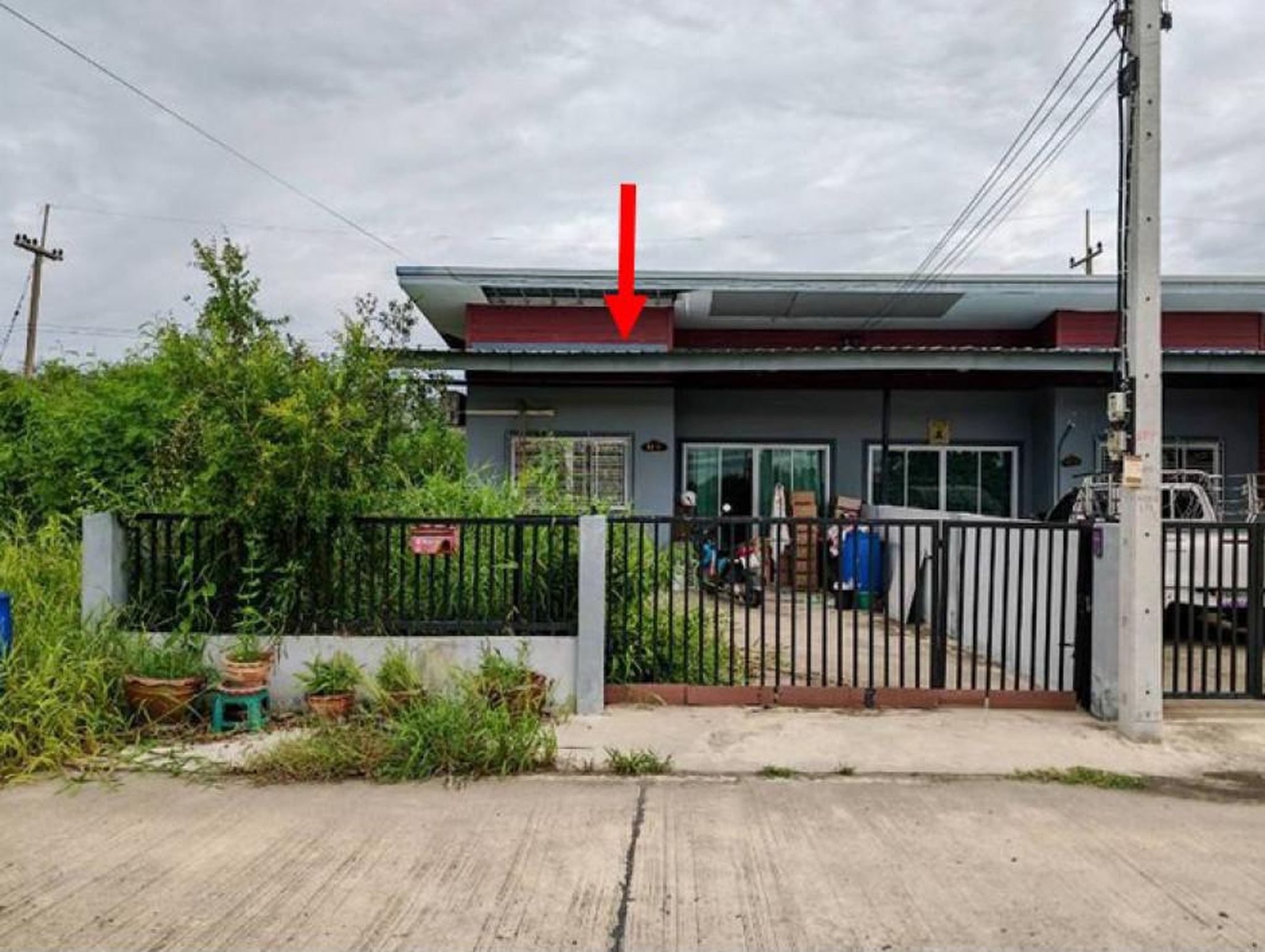 ทรัพย์สถาบันโดย GHB ทาวน์เฮาส์ ซอยอนุสรณ์ ถนนเลียบคลองชลประทาน