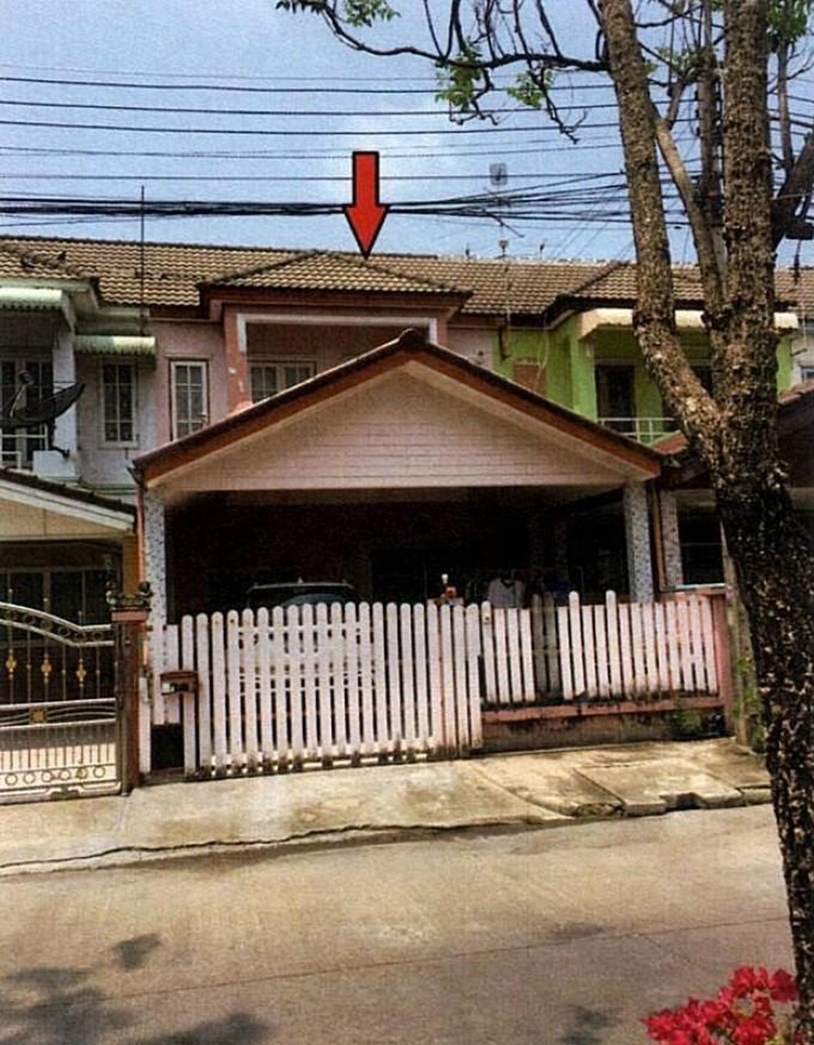 ทรัพย์สถาบันโดย GHB ทาวน์เฮาส์ ฟ้าคลองหลวง