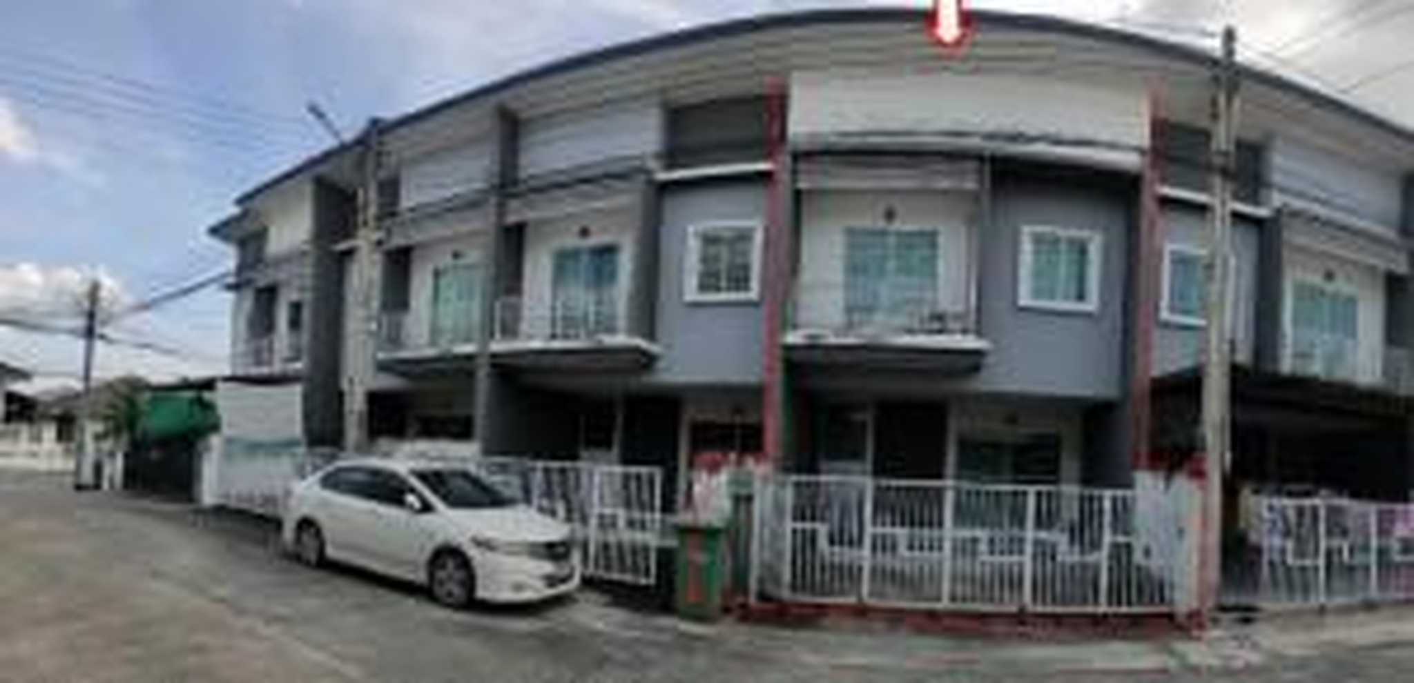 ทรัพย์สถาบันโดย GHB ทาวน์เฮาส์ เบญญาภา-ปลวกแดง (เฟส 1)