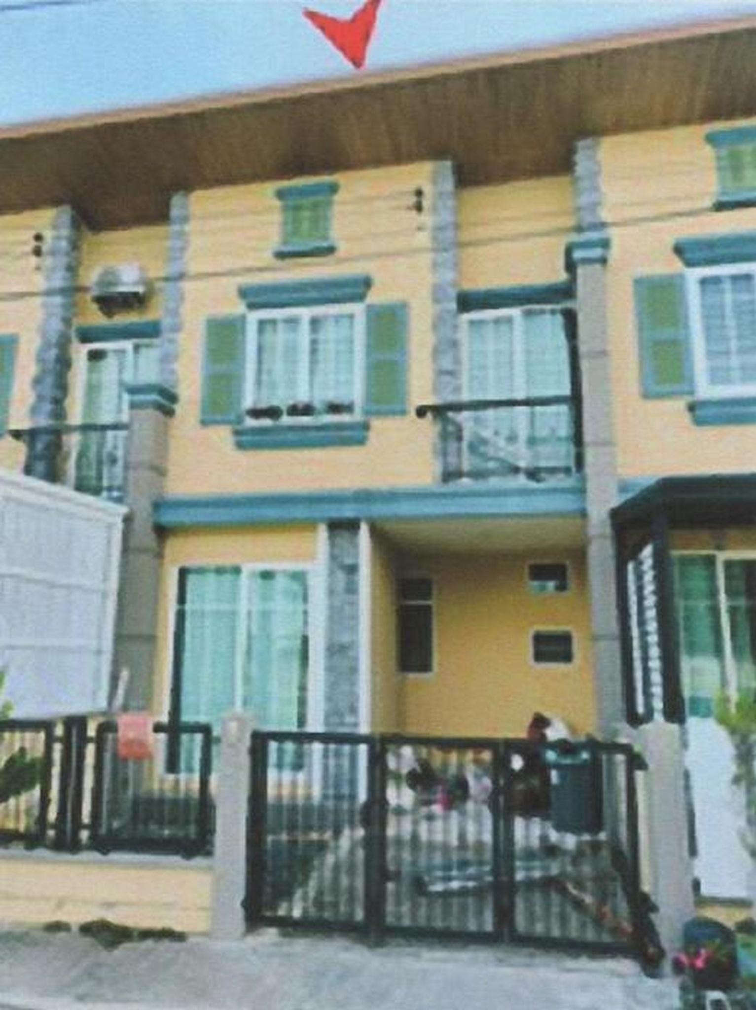 ทรัพย์สถาบันโดย GHB ทาวน์เฮาส์ โกลเด้น ทาวน์ ศรีนครินทร์-สุขุมวิท (Golden Town Srinakarin-Sukhumvit)