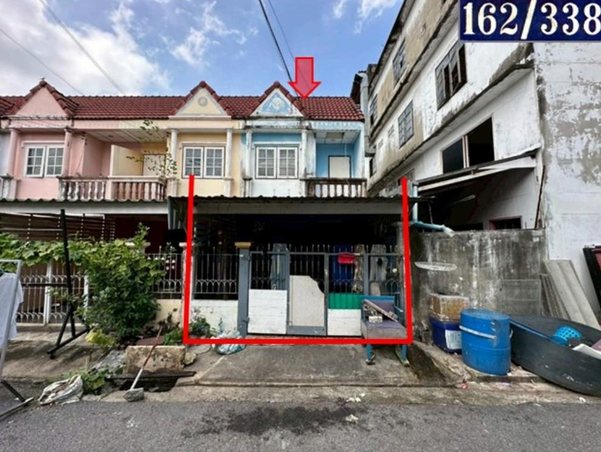 ทรัพย์สถาบันโดย GHB ทาวน์เฮาส์ ป.ผาสุขนิเวศน์