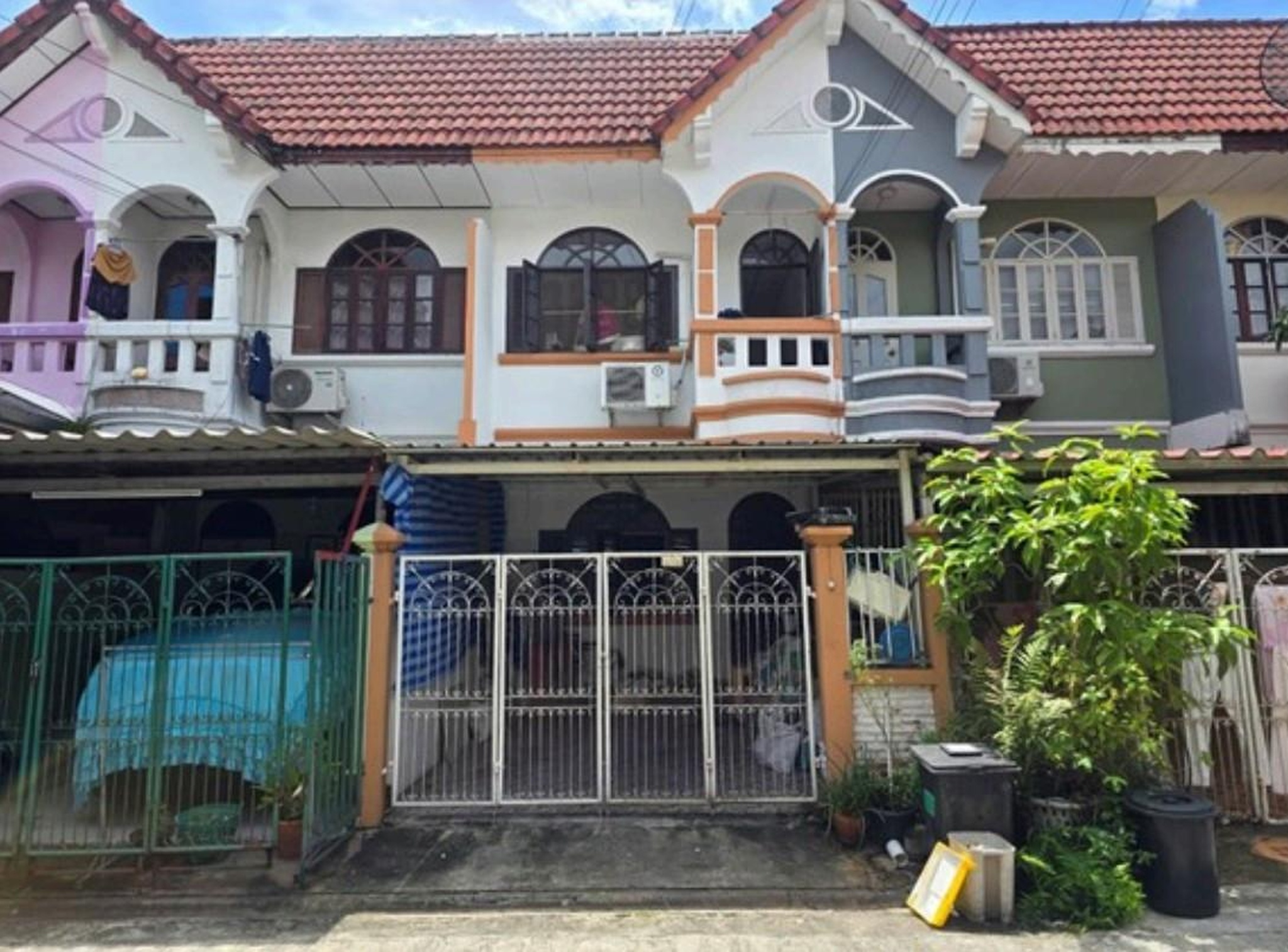 ทรัพย์สถาบันโดย GHB ทาวน์เฮาส์ เสนาวิลล่า 4 (Sena Villa 4)