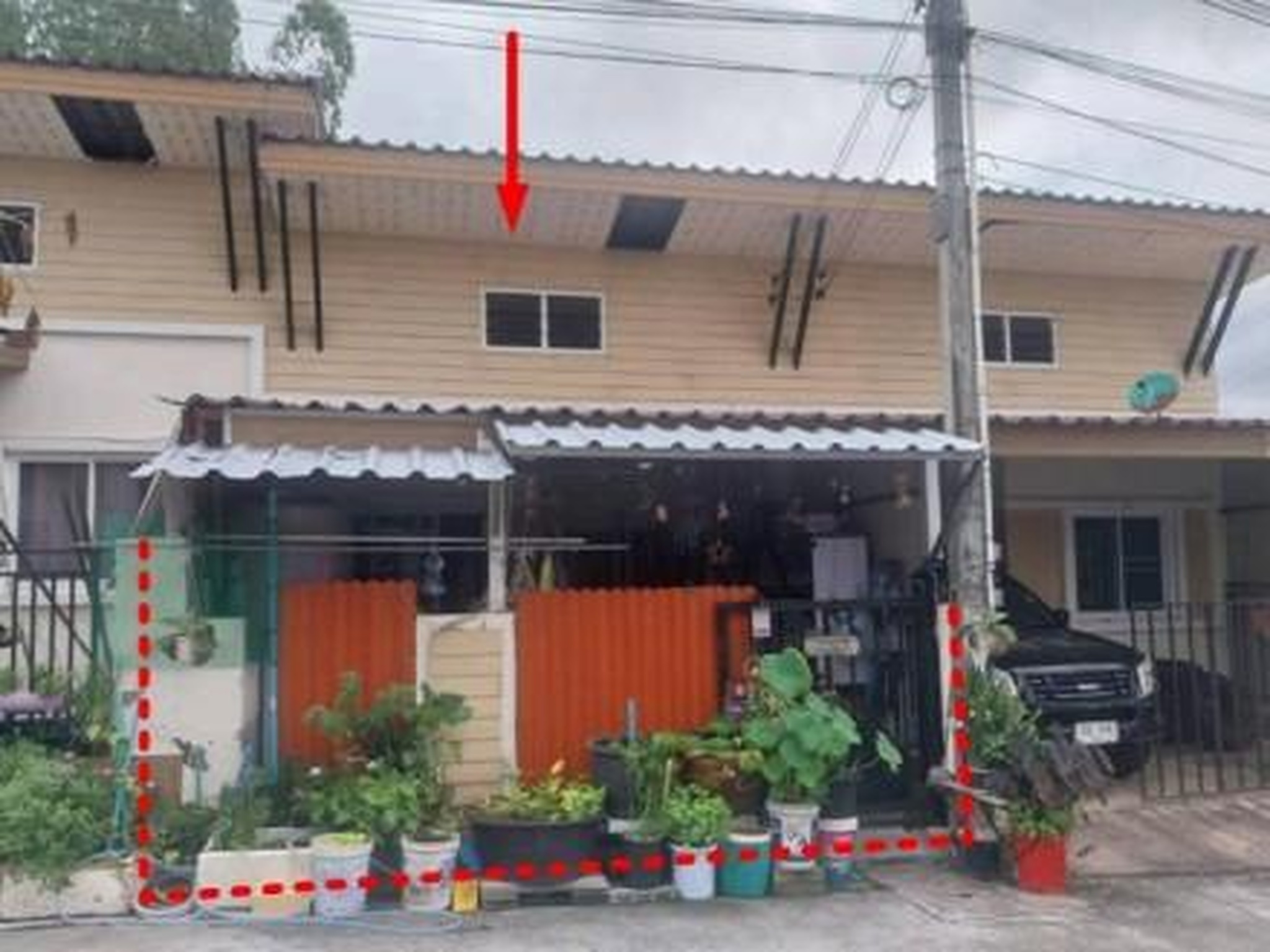 ทรัพย์สถาบันโดย GHB ทาวน์เฮาส์ ถนนสายบ่อวิน-หุบบอก