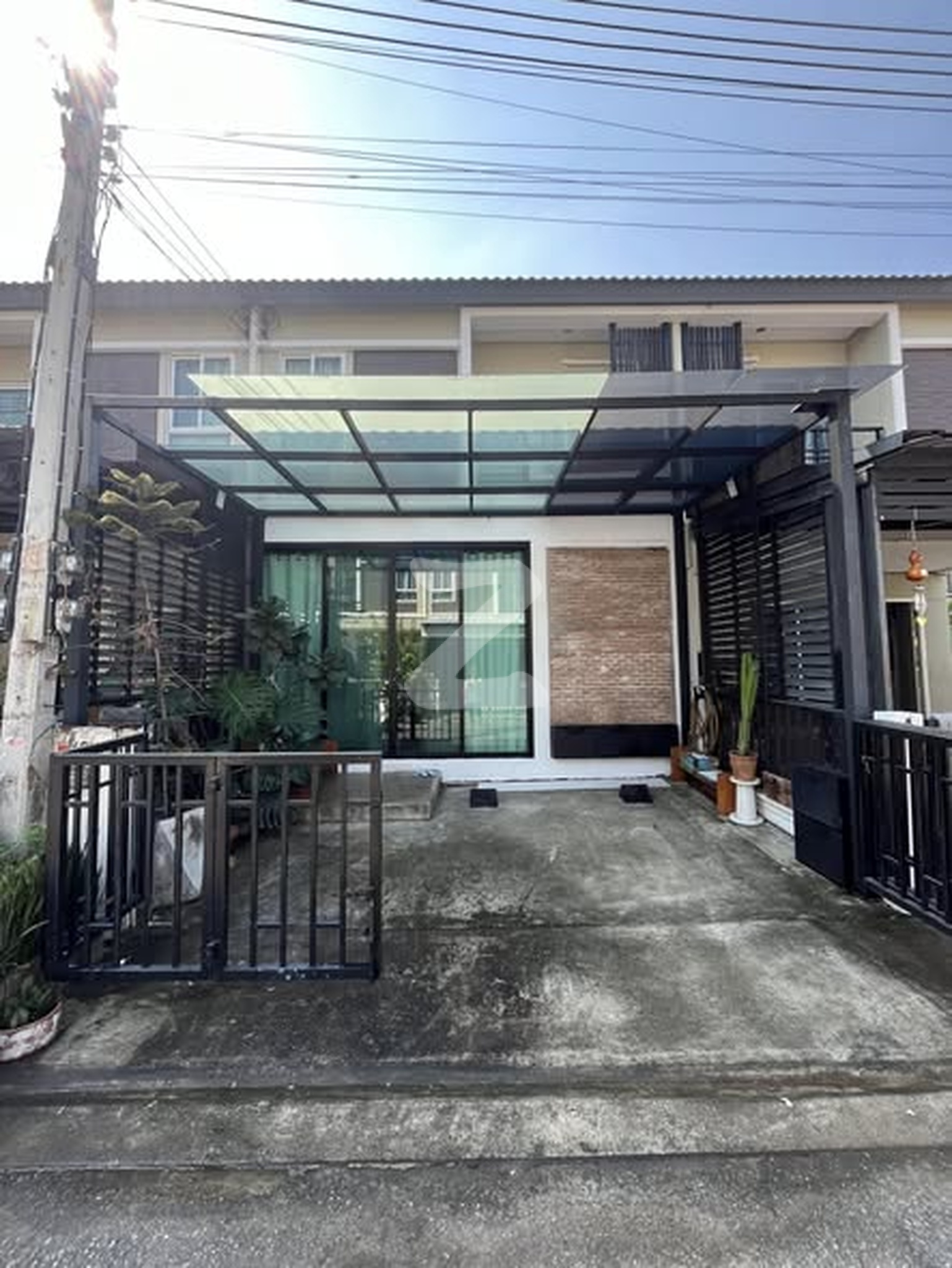 ปล่อยเช่า 🏚️ ทาวน์โฮม 2 ชั้น (เข้าอยู่ มิถุนา) หมู่บ้านพฤษาวิลล่าดิไลน์เดอะลอฟ (เมืองเอกรังสิต) : เจ้าของให้เช่าเอง (งดรับนายหน้า)