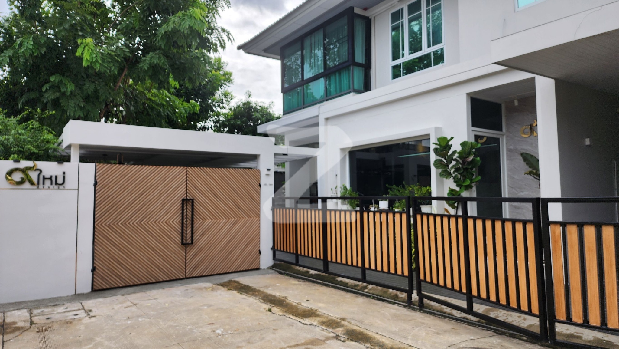 บ้านเดี่ยวพื้นที่กว้าง บรรยากาศสงบ เป็นส่วนตัว เหมาะสำหรับ ครอบครัวใหญ่ / ทำงานจากบ้าน / ชาวต่างชาติ : เจ้าของให้เช่าเอง (งดรับนายหน้า)