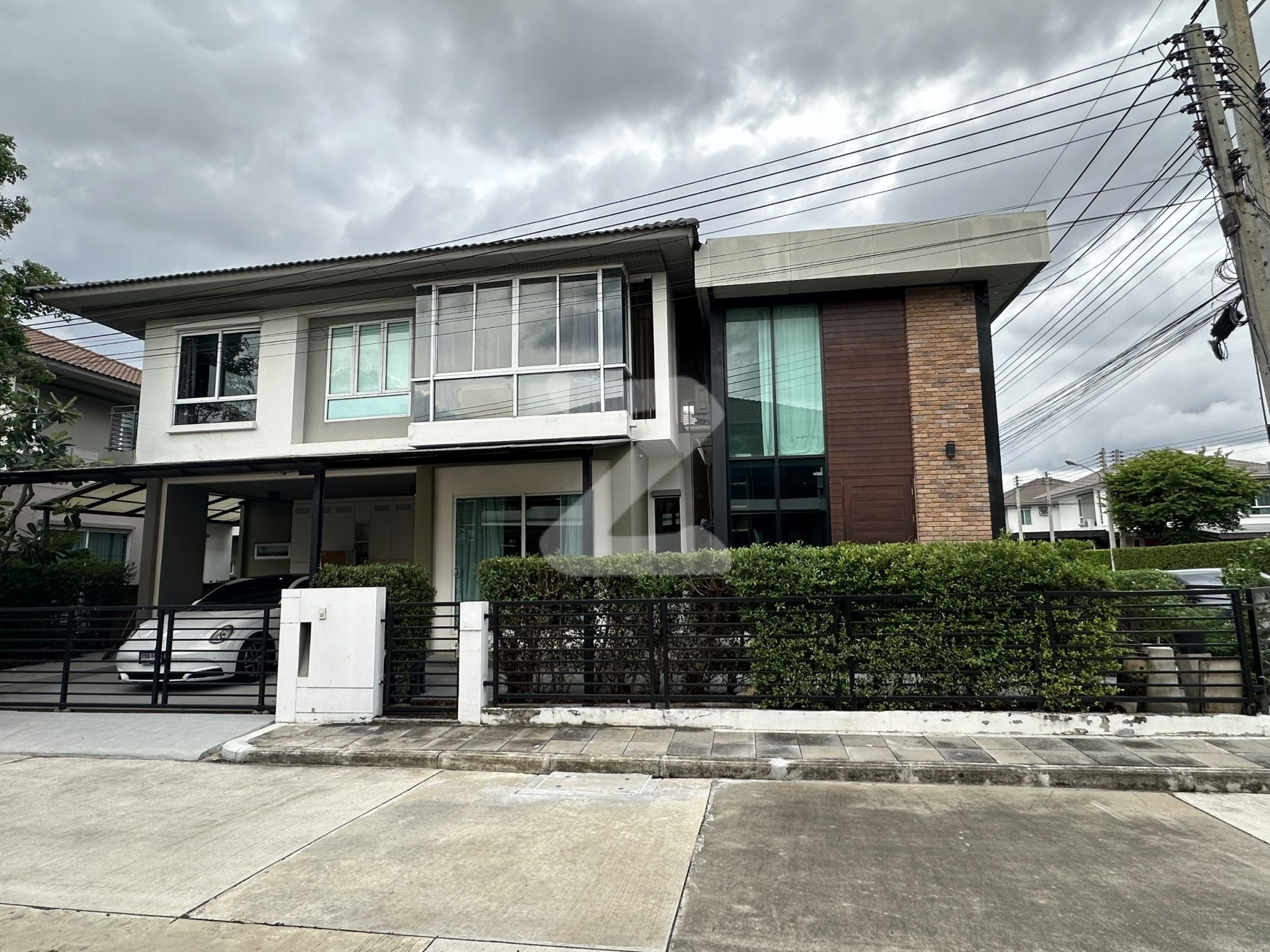 ขายบ้านพร้อมออฟฟิศหรู โครงการฮาบิเทีย ราชพฤกษ์-345 ของแสนสิริ ตกแต่งครบพร้อมเข้าอยู่ได้ทันที โดยอินทีเรียมืออาชีพ : เจ้าของขายเอง (งดรับนายหน้า)