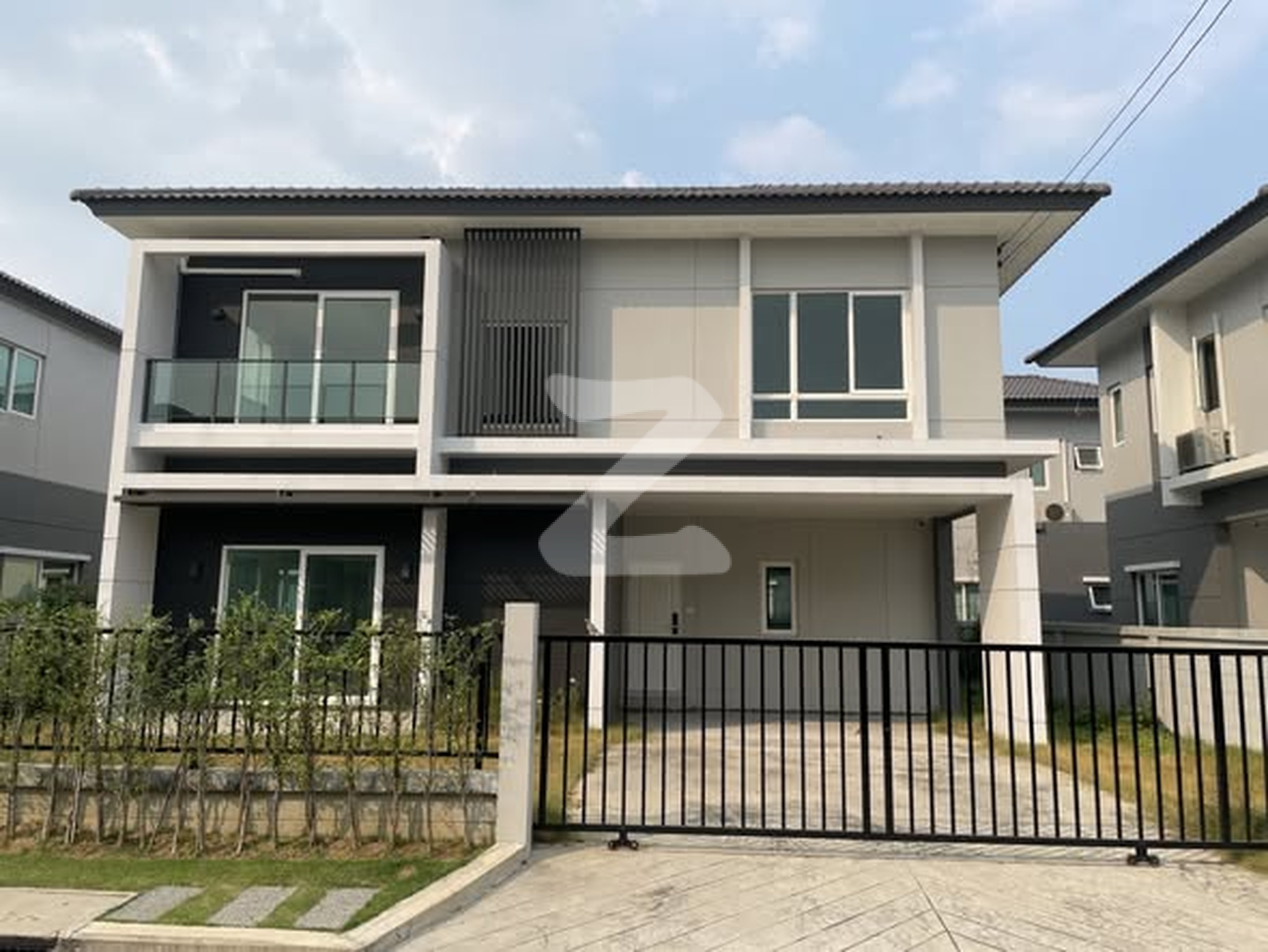 **เจ้าของขายเอง บ้านเปล่าไม่เคยเข้าอยู่ สภาพบ้านใหม่มาก ขายบ้านเดี่ยว 2 ชั้น โครงการ Centro พระราม 9 – กรุงเทพกรีฑา : เจ้าของขายเอง (งดรับนายหน้า)