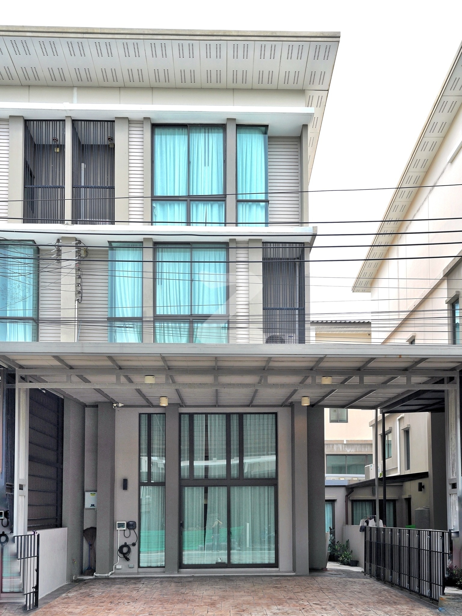 [เจ้าของขายเอง] ขายบ้านทาวน์โฮม (แนวบ้านแฝด) 3.5 ชั้น หน้ากว้าง 7.5 เมตร (จอดรถได้ 2-3 คัน) หมู่บ้าน Patio พัฒนาการ ซ.32         : เจ้าของขายเอง (งดรับนายหน้า)