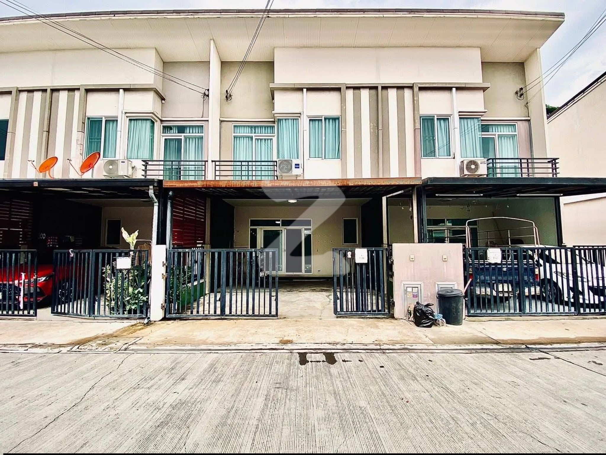 ราคาไม่ถึง3 ล้าน เจ้าของขายเอง บ้านใกล้สนามบินดอนเมือง15นาทีถึง ทาวน์โฮม คาซ่า ซิตี้ (วัชรพล-เพิ่มสิน)📍          : เจ้าของขายเอง (งดรับนายหน้า)
