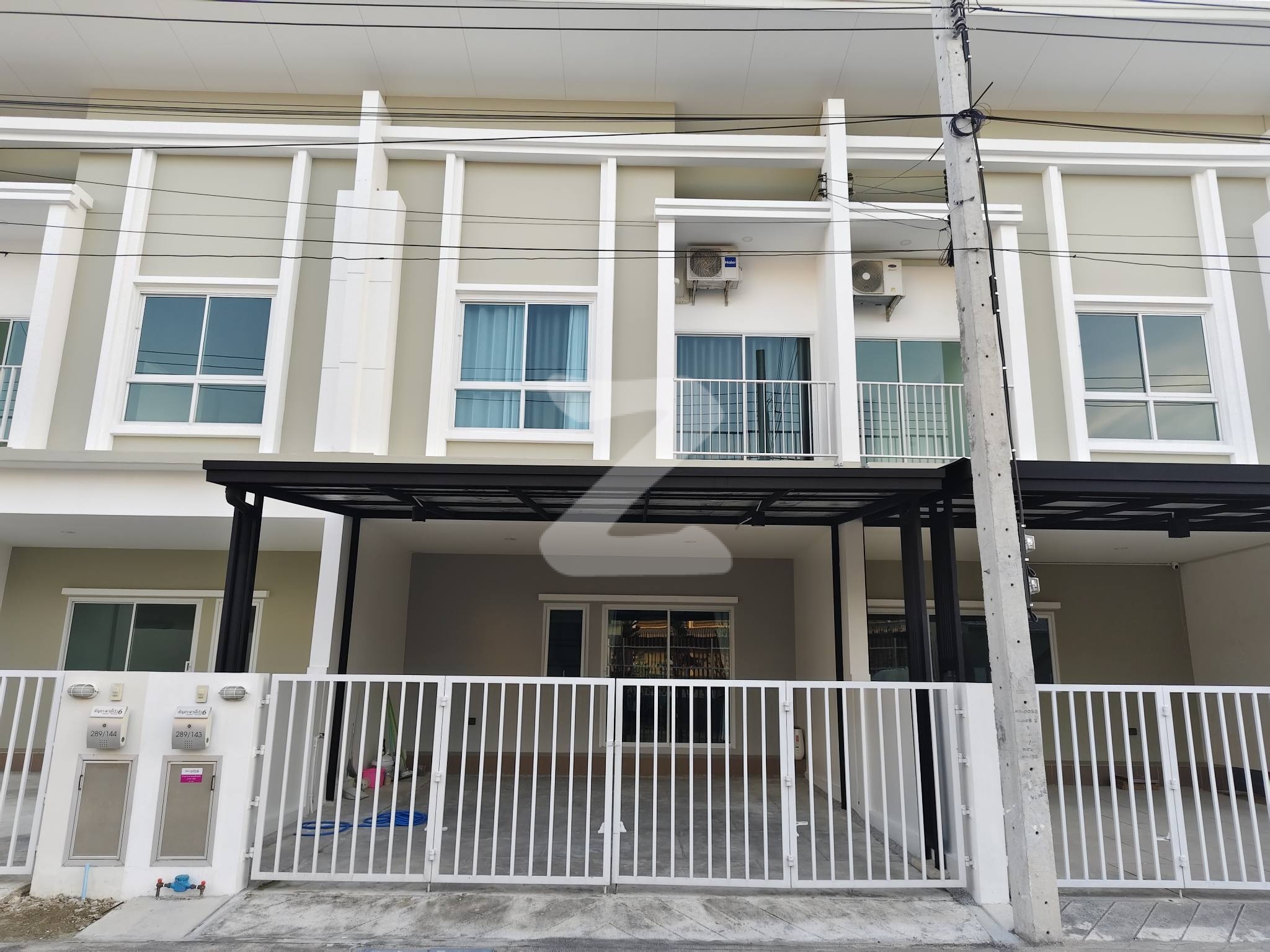 ❄️ปล่อยบ้านเช่า เจ้าของปล่อยเองค่ะ❄️ 🏠ปล่อยบ้านเช่าพร้อมเข้าอยู่🏠 🏡บ้านทาวน์เฮ้าส์  :   บ้านโลเคชั่นดี  ย่านแพรกษาใหม่  : เจ้าของให้เช่าเอง (งดรับนายหน้า)