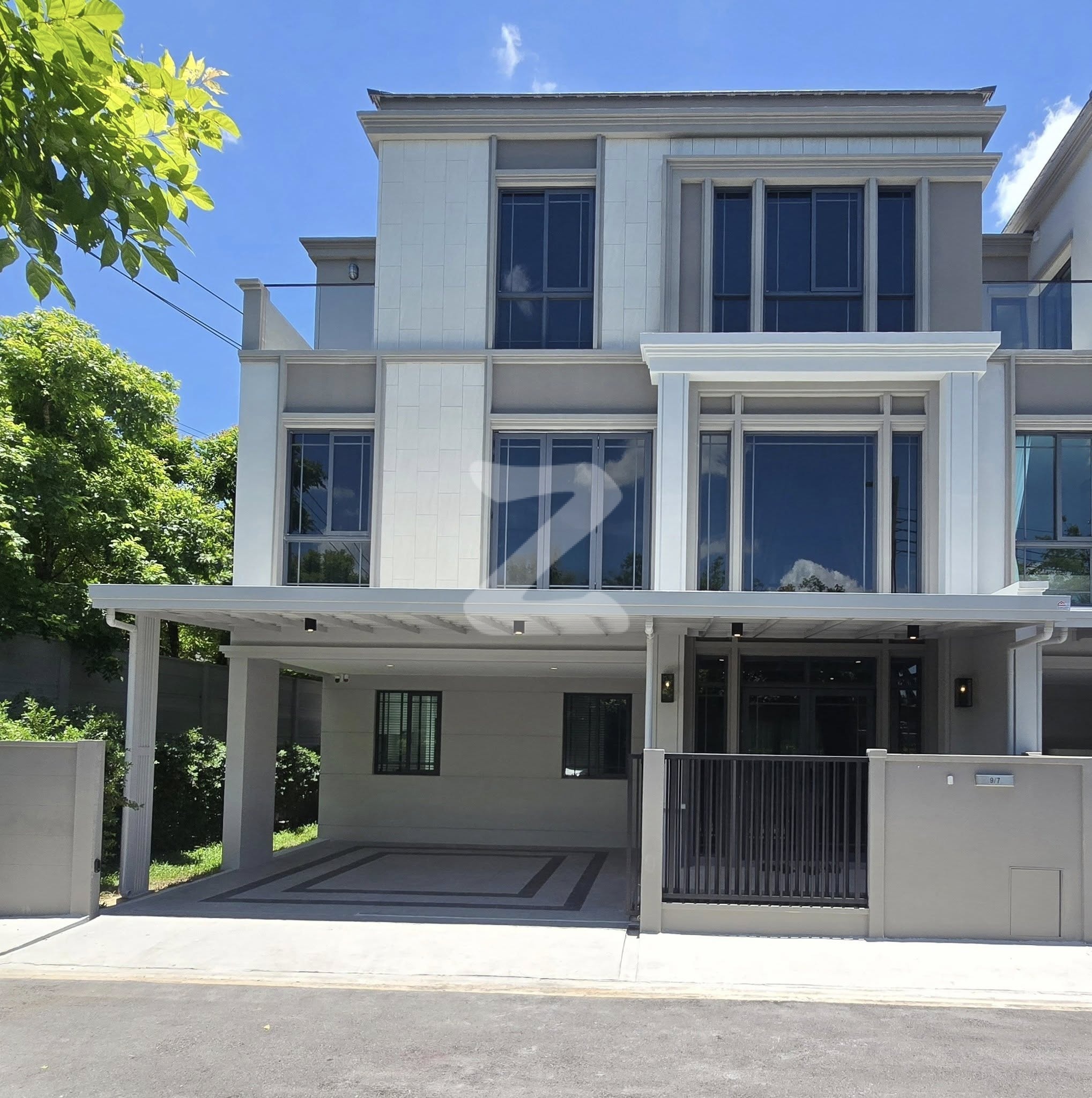 🏢ให้เช่าทาวน์โฮมหรู 3 ชั้น  📍บ้านกลางเมือง คลาสเซ่ สุขุมวิท 77  อ่อนนุช 21 ใกล้ BTS อ่อนนุช เดินทางสะดวก : เจ้าของให้เช่าเอง (งดรับนายหน้า)