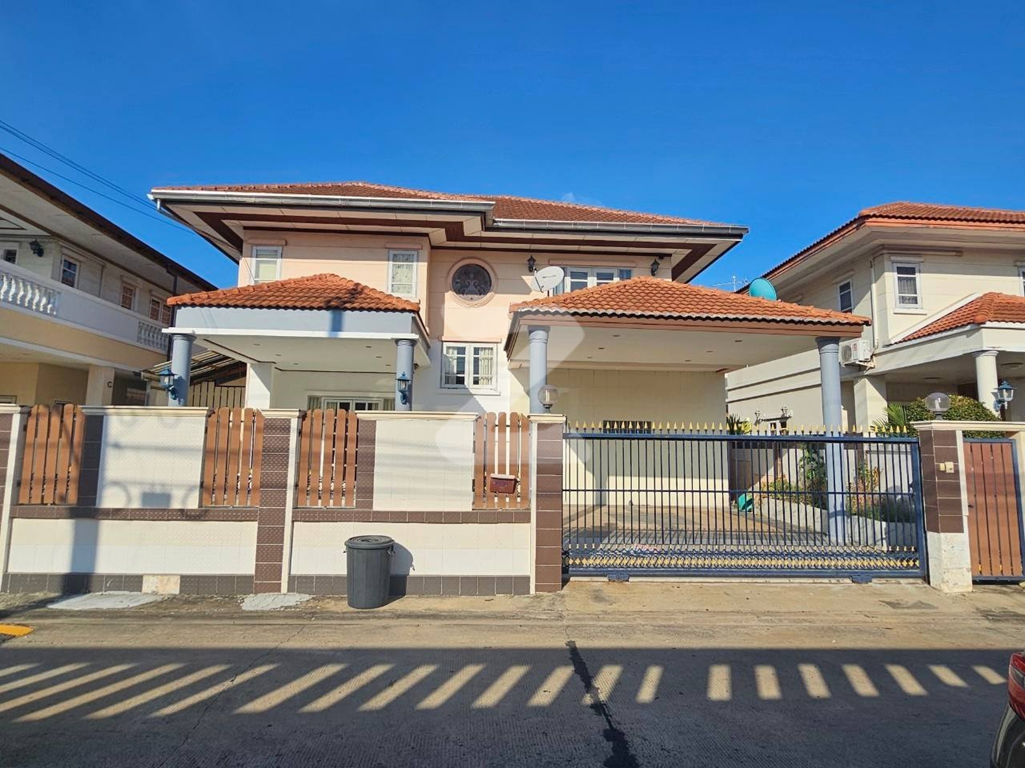 🎉เจ้าของขายเอง  ขาย บ้านเดี่ยวหมู่บ้านธนาภิรมย์ โลตัส-ศรีนครินทร์ อยู่ต้นโครงการ(ทำเลดีหน้าบ้านไม่ติดใคร) : เจ้าของขายเอง (งดรับนายหน้า)