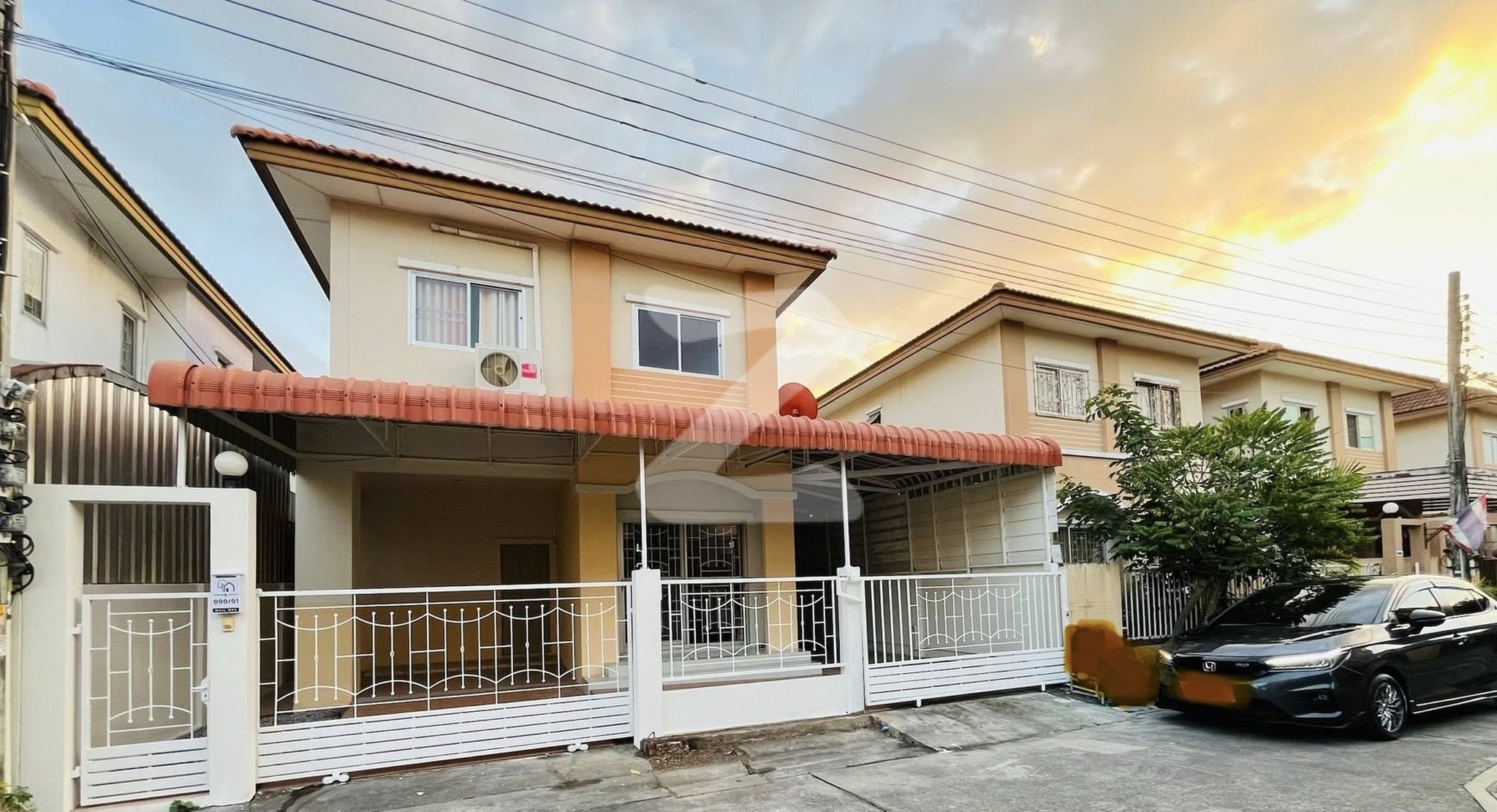 🏡 ขายบ้านแฝด ปัญฐิญา แพรกษา       ติดถนนแพรกษา จอดรถได้ 3 คัน📍      ใกล้นิคมบางปู ใกล้ตลาด ใกล้โรงเรียน : เจ้าของขายเอง (งดรับนายหน้า)