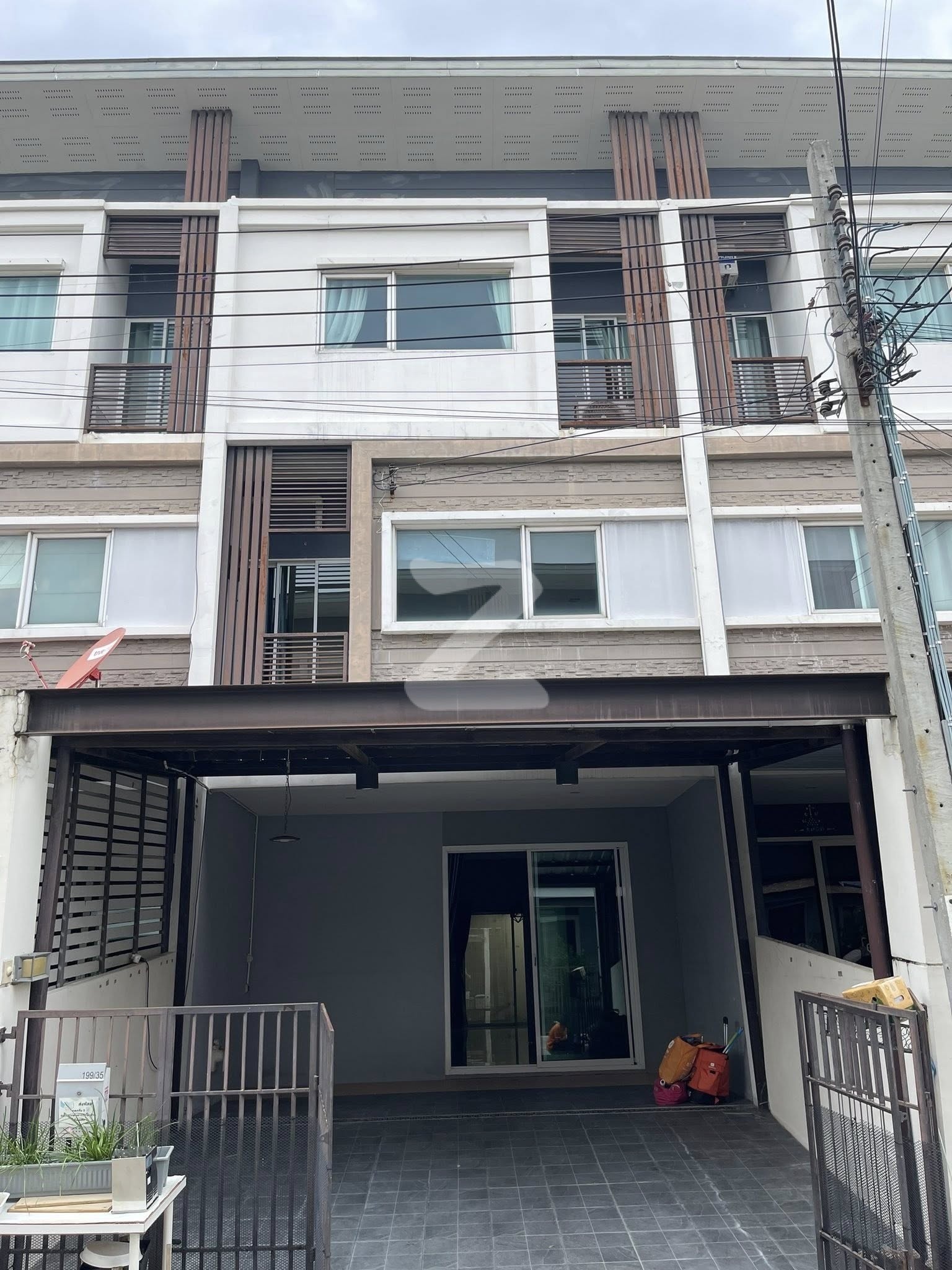 ขายบ้าน 3.8ล้าน ค่าโอนคนละครึ่ง ทาวน์โฮม พาทิโอ บางนา-วงแหวน (Patio Bangna-Wongwaen) ขนาด 20 ตารางวา : เจ้าของขายเอง (งดรับนายหน้า)
