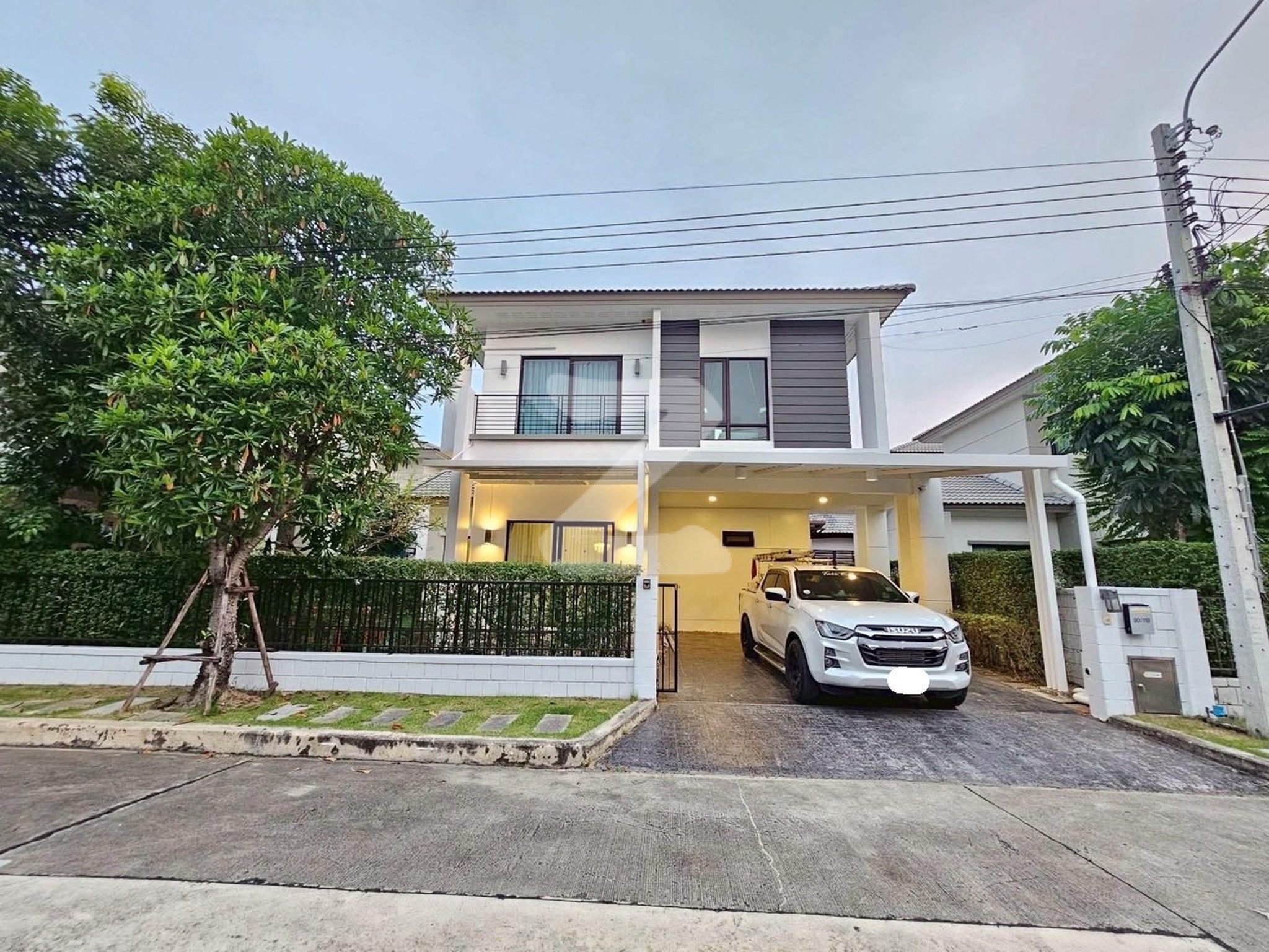 โครงการ The Centro Bangna Km.7 ซอยราชวินิตบางแก้ว เข้าออกได้ 2 ทาง (ซอยราชวินิต และถนนบัวนครินทร์)                 : เจ้าของขายเอง (งดรับนายหน้า)