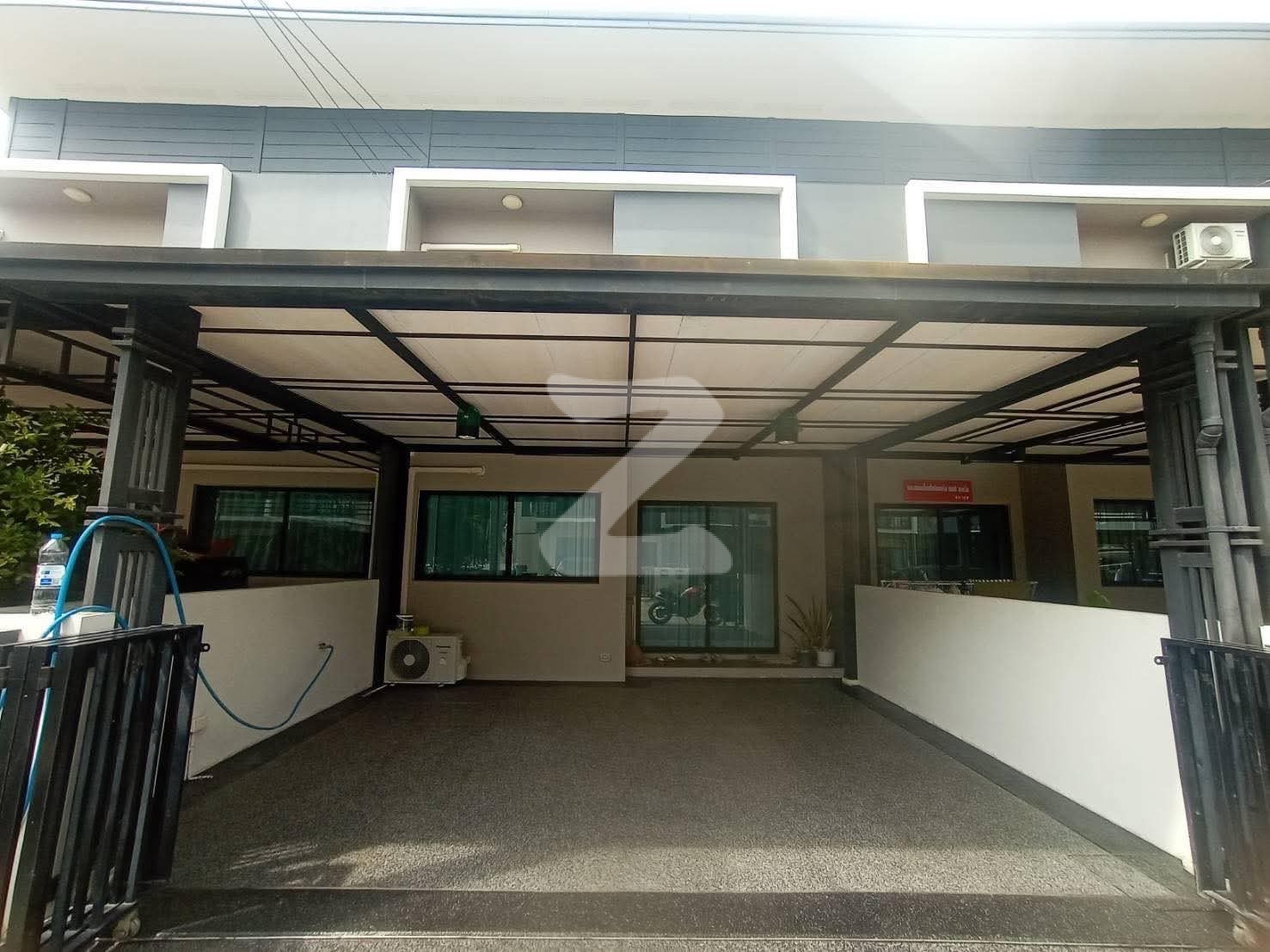 ขายทาวน์โฮม 2 ชั้น 🏠  ใกล้เมกกะบางนา ‼️ ราคา  3,590,000 ‼️ 📍พิกัด : หมู่บ้านเดอะคัลเลอร์ส บางนา-วงแหวน3  : เจ้าของขายเอง (งดรับนายหน้า)