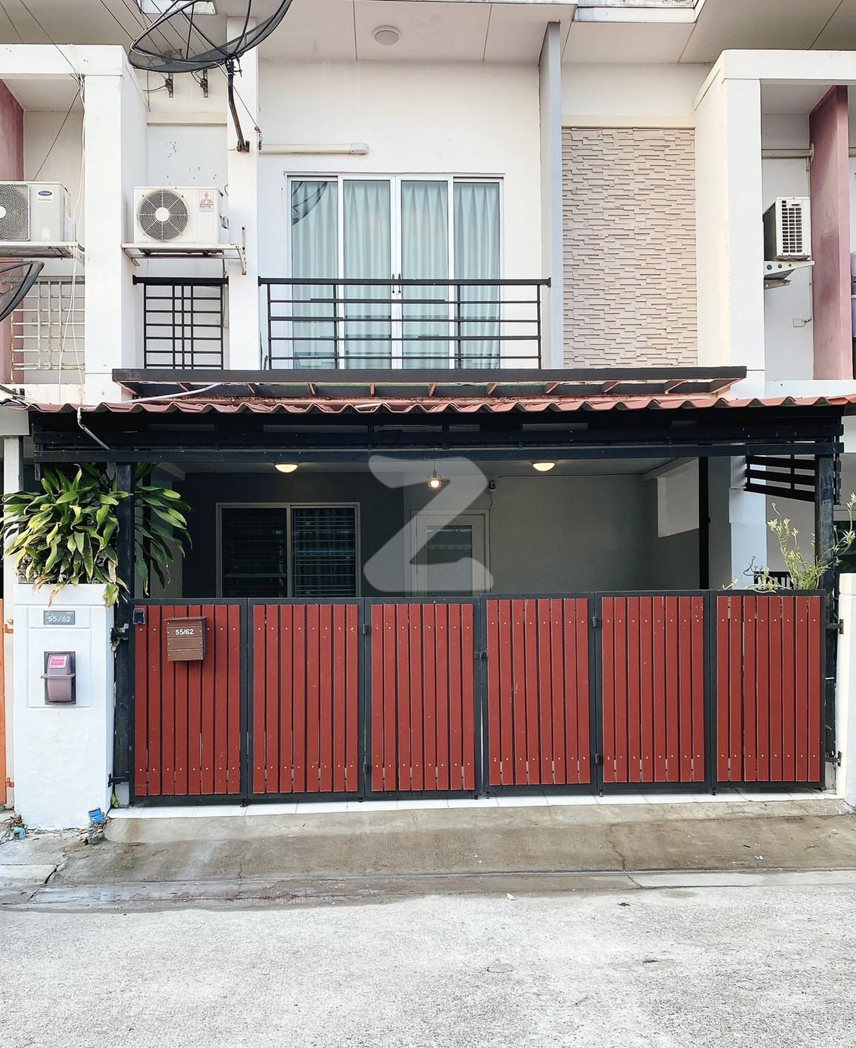 ขายบ้านทาวน์โฮม 2 ชั้น สภาพดีต่อเติมครบพร้อมอยู่ (เจ้าของขายเอง) โครงการ TownNexts อ่อนนุช-พระราม 9             : เจ้าของขายเอง (งดรับนายหน้า)