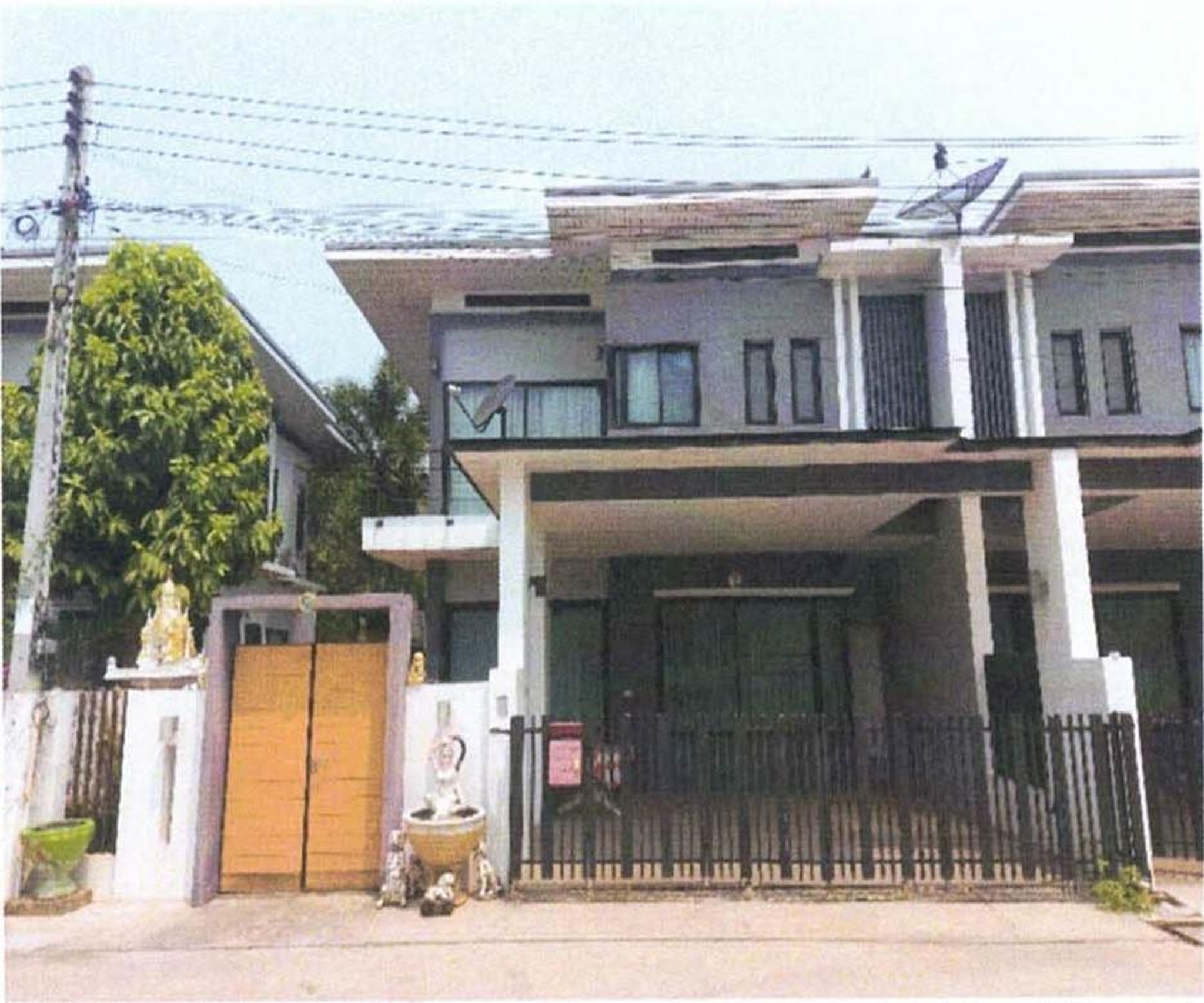 ทรัพย์สถาบันโดย GHB บ้านแฝด วิลล่า การ์เด้น