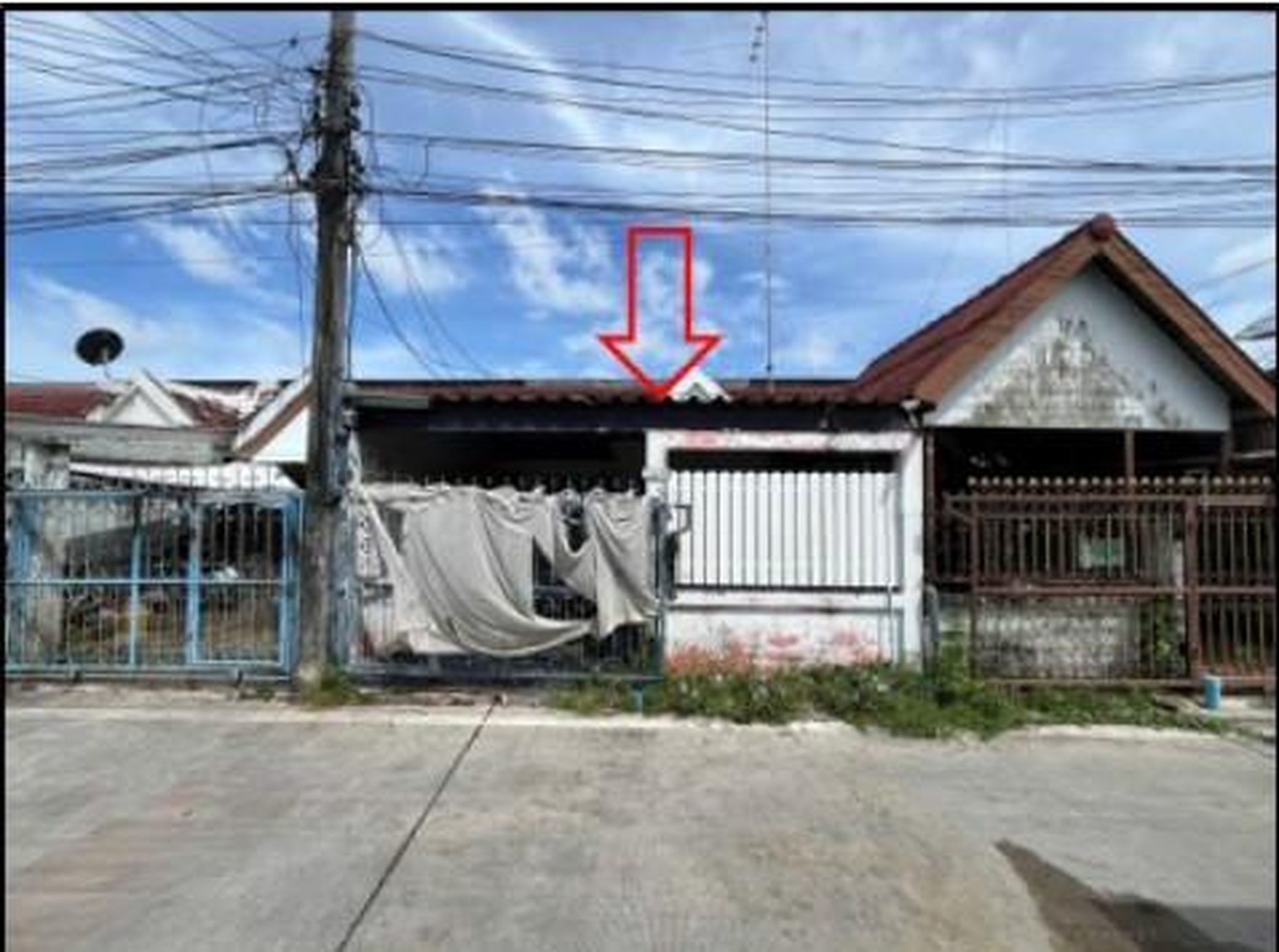ทรัพย์สถาบันโดย GHB ทาวน์เฮาส์ ถนนเนินพลับหวาน