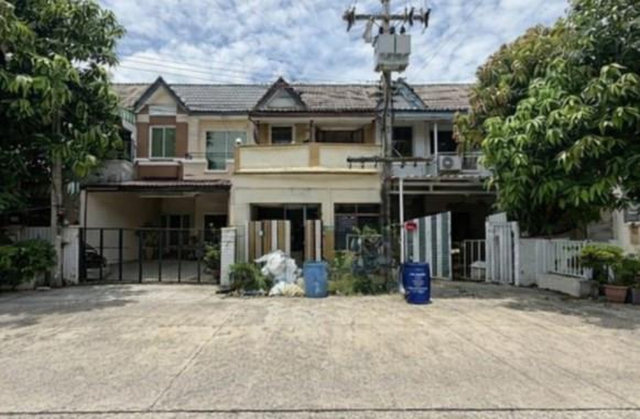 ทรัพย์สถาบันโดย GHB ทาวน์เฮาส์ บ้านเบญจพฤกษ์ รังสิต-คลอง 5 (Baan Benjapruek Rangsit-Klong 5)