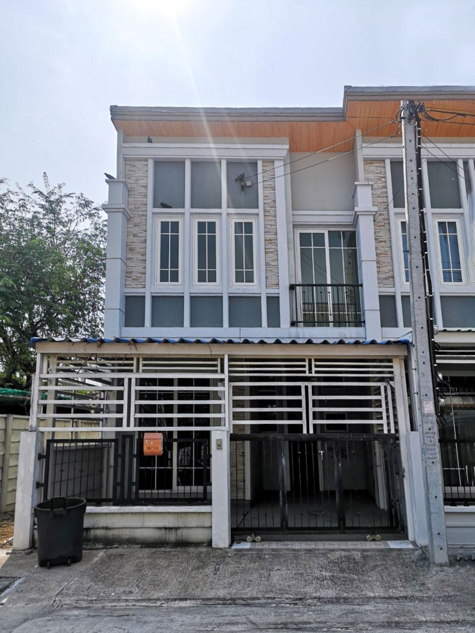 ทรัพย์สถาบันโดย GHB ทาวน์เฮาส์ โกลเด้น ทาวน์ รามอินทรา-คู้บอน (Golden Town Ramintra-Khubon)