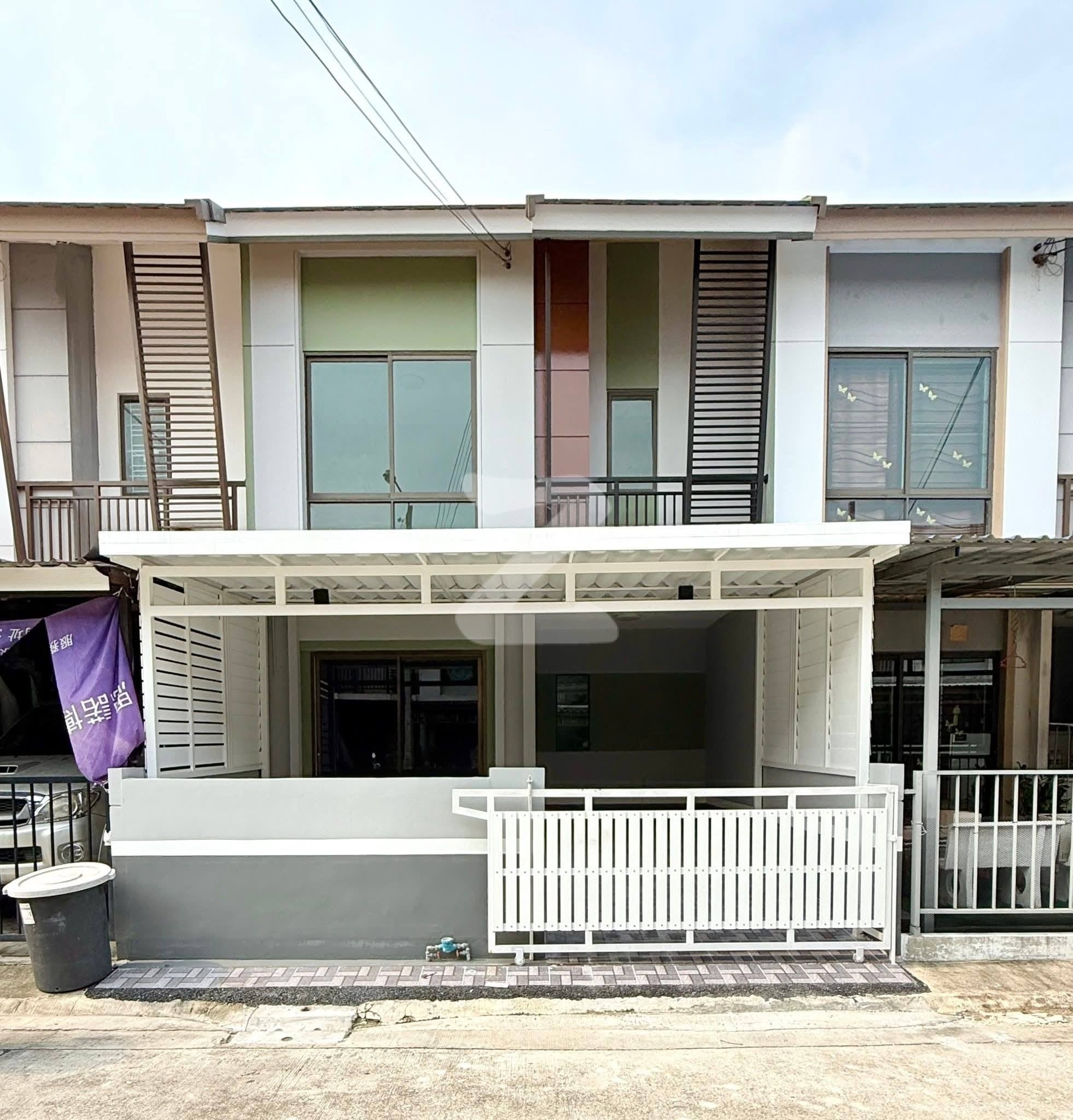 🏠 ทาวน์เฮ้าส์ 2 ชั้น พร้อมอยู่ – พฤกษาไพร์ม ซอย 9 (เทพารักษ์–ศรีนครินทร์) 📍 ใกล้เมกาบางนา เดินทางสะดวก เชื่อมต่อหลายเส้นทาง : เจ้าของขายเอง (งดรับนายหน้า)