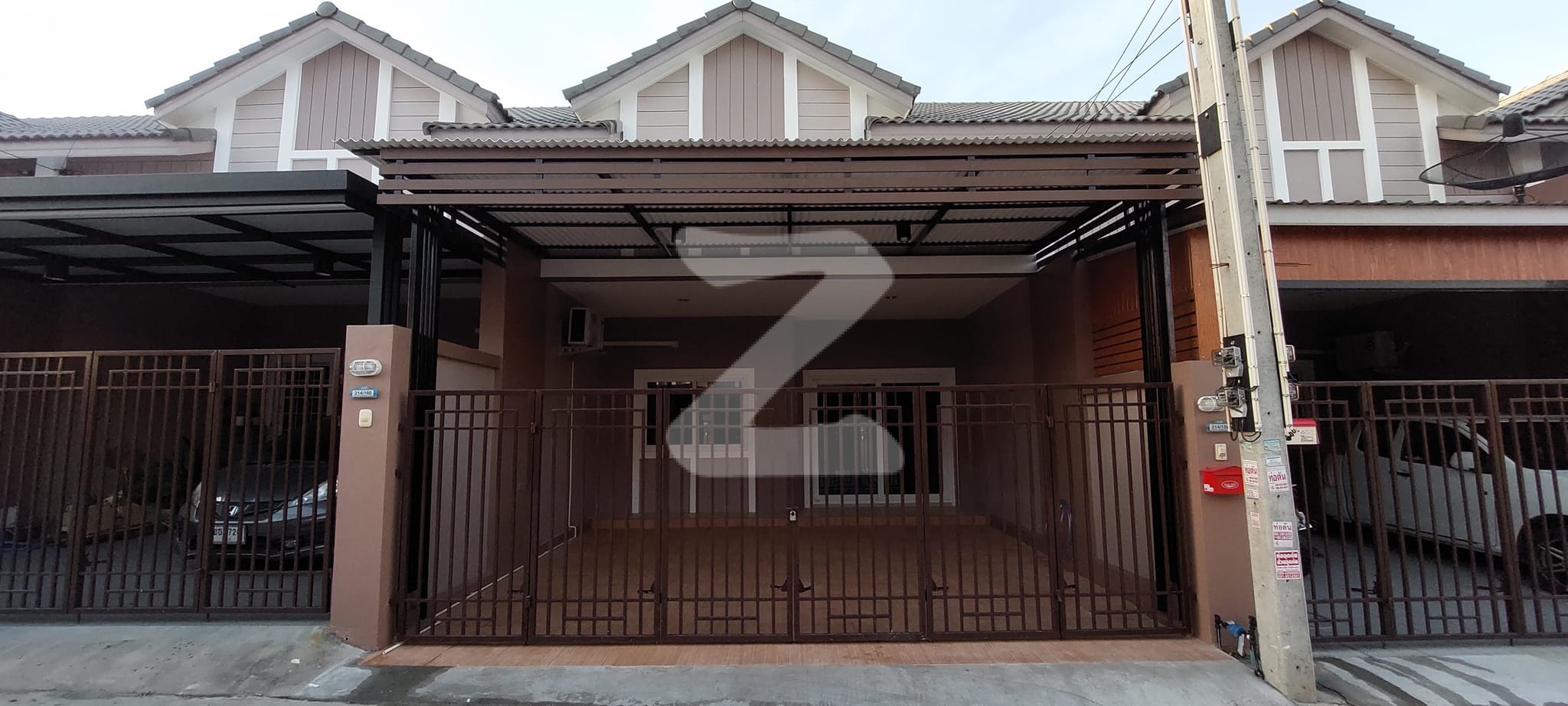 ให้เช่าค่ะ บ้านหมู่บ้านเซนสิริสปอร์ตทาวน์ อ่าวอุดม แหลมฉบัง ใกล้ม.เกษตรศรีราชา                                       : เจ้าของให้เช่าเอง (งดรับนายหน้า)