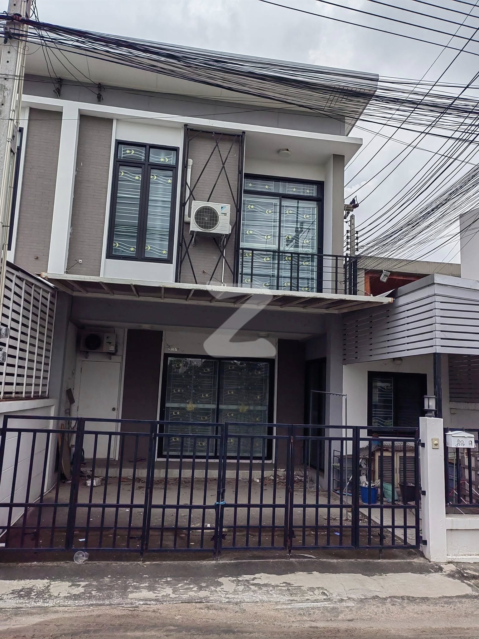 ทาวน์​โฮม เดอะเซ็นทรัล​ 3 ศรีราชา  เจ้าของ​ขาย​เอง​ครับ บ้านติดถนนซอยด้านหน้าโครงการ บ้านสภาพ​ดีมาก  : เจ้าของขายเอง (งดรับนายหน้า)