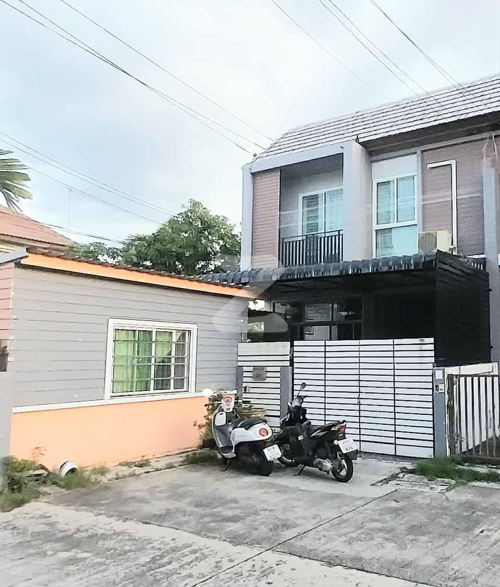📢#ขายบ้านทาวน์โฮมหลังใหญ่ 30.5 ตรว. เมืองชลบุรี  (เจ้าของขายเอง)  #บ้านใกล้แหล่งชุมชนสามารถเข้าออกได้หลายทาง : เจ้าของขายเอง (งดรับนายหน้า)