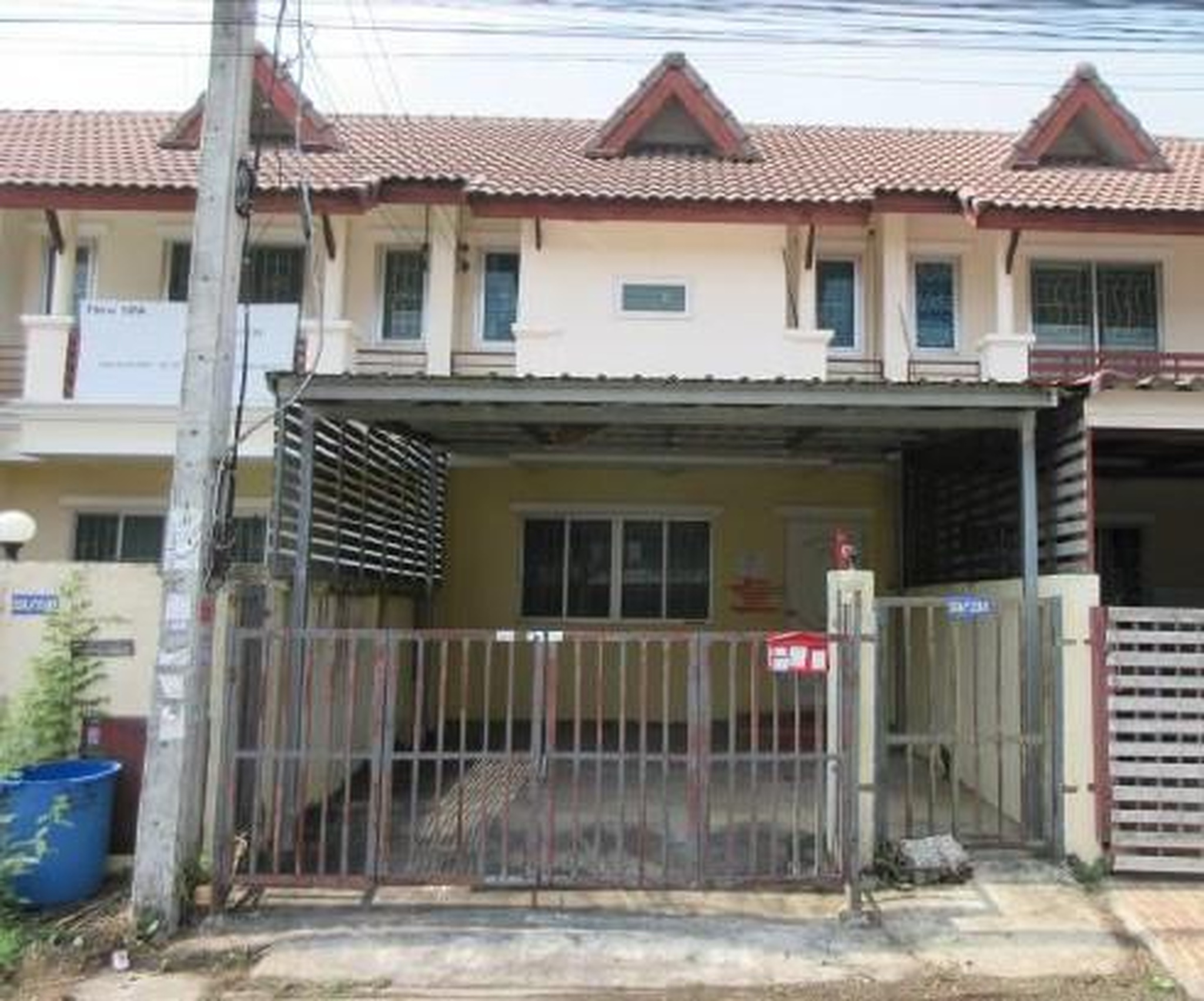 ทรัพย์สถาบันโดย GHB ทาวน์เฮาส์ บุราพันธ์การ์เด้นท์วิลล์ (Buraphan Garden Ville)