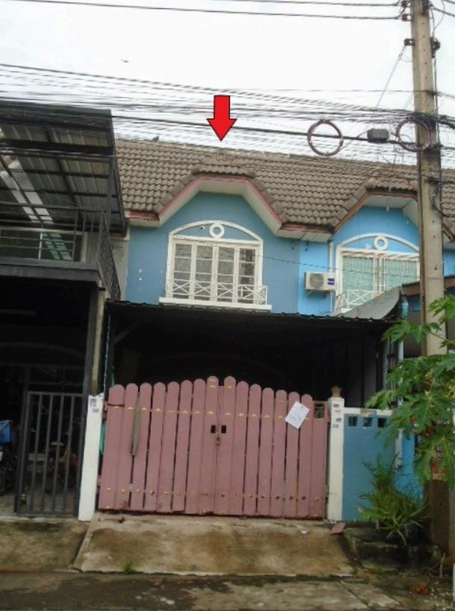 ทรัพย์สถาบันโดย GHB ทาวน์เฮาส์ มนวดี