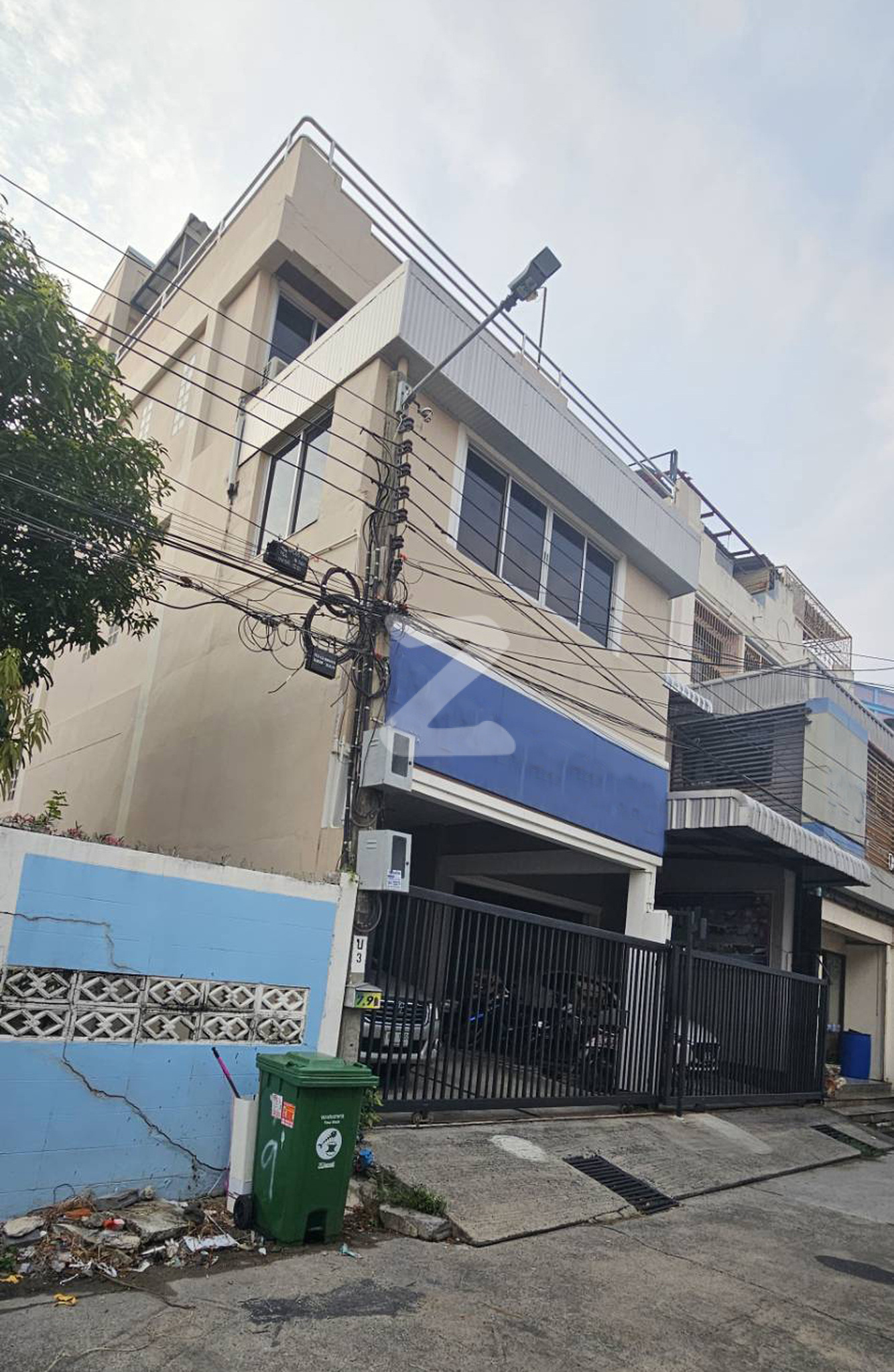 โฮมออฟฟิศ อุดมสุข 50 ตารางวา พื้นที่ใช้สอยทั้งหมด 580 ตารางเมตร  ขาย 11.9 ล้านบาท : เจ้าของขายเอง