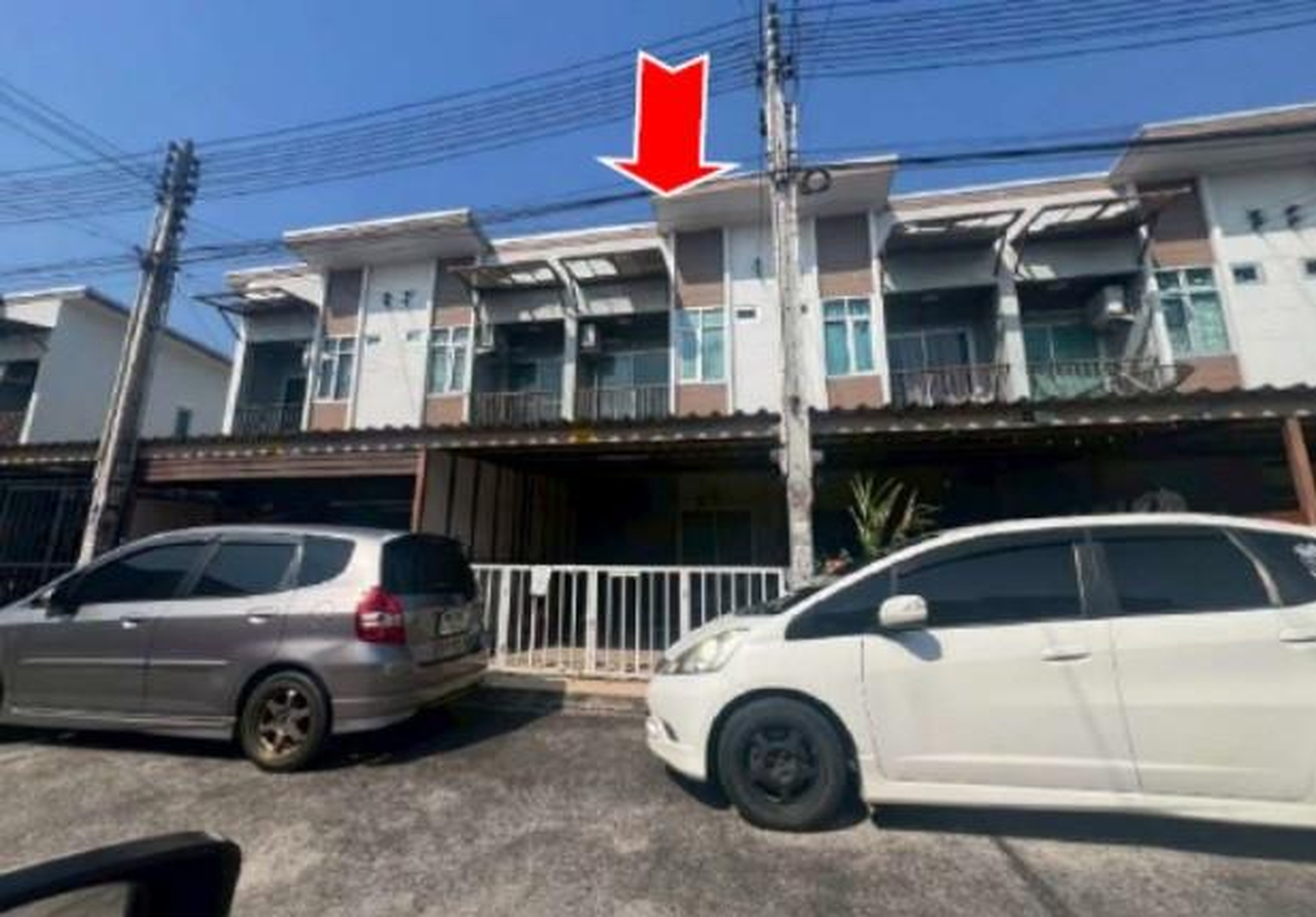 ทรัพย์สถาบันโดย GHB ทาวน์เฮาส์ โกลเด้นทาวน์ วังหิน-แตงอ่อน (Golden Town Wanghin-Taeng On)