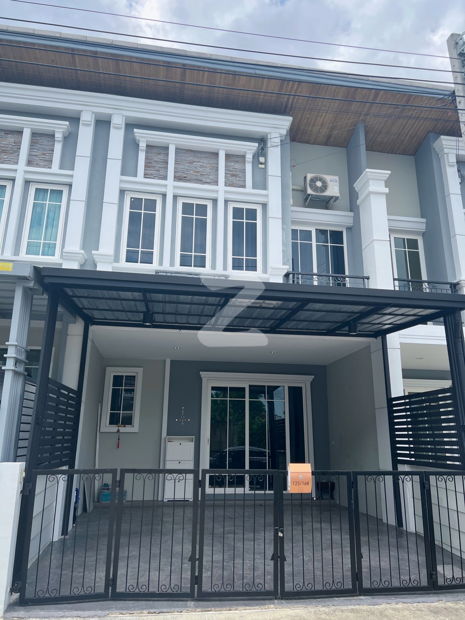 🏡 ขายบ้านพร้อมผู้เช่า – Golden Town สาทร 📍 เจ้าของขายเอง | พื้นที่ใช้สอย 117 ตร.ม.                       : เจ้าของให้เช่าเอง (งดรับนายหน้า)