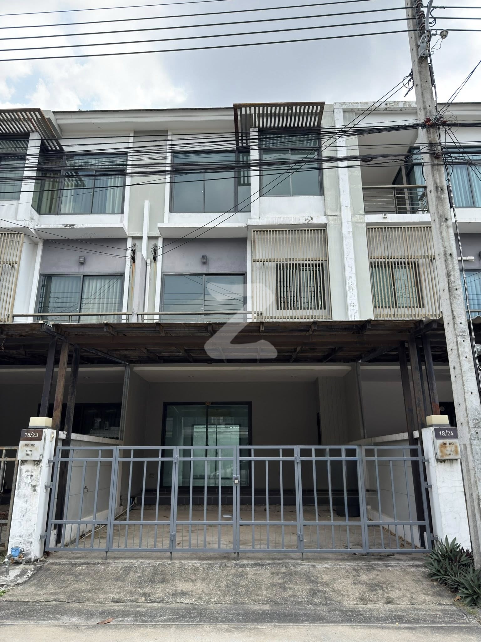 ทำเลศักยภาพ ขายถูกที่สุดในโครงการ ✳️ เพียง 3.60 ล้านบาท [เจ้าของขายเอง]* 🏬 เดอะ เมทโทร พัฒนาการ-ศรีนครินทร์ อ่อนนุช 80 : เจ้าของขายเอง (งดรับนายหน้า)