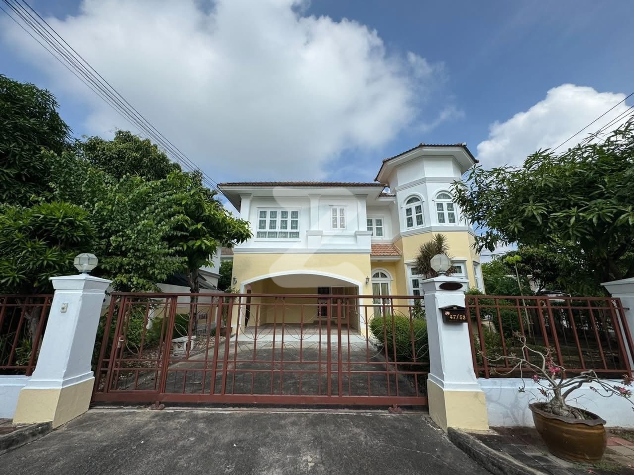 ขายด่วนบ้านเดี่ยวในกรุงเทพ ราคาไม่ถึง 5 ล้านบาท พื้นที่ 100 กว่า ตร.วา !! ลดราคาเกือบล้าน บ้านรีโรเวทในพื้นที่กรุงเทพ (เจ้าของขายเอง ไม่รับ Agency) : เจ้าของขายเอง (งดรับนายหน้า)