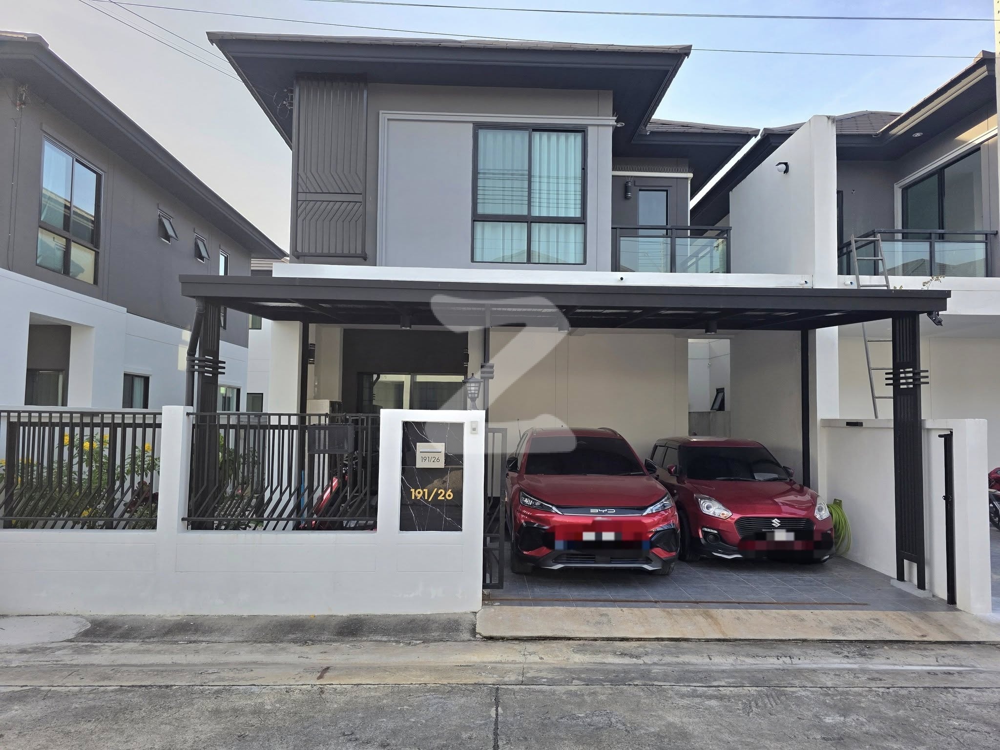 🏡 บ้านแฝดฟังชั่นบ้านเดี่ยว พร้อมเข้าอยู่ ทำเลดีมาก ✅️ เจ้าของขายเองค่ะ 🪧 โครงการ เดอะเพอร์เฟค พาร์ควิล (ถนนข้าวหลาม-ฝั่งขาเข้าบางแสน) : เจ้าของขายเอง (งดรับนายหน้า)