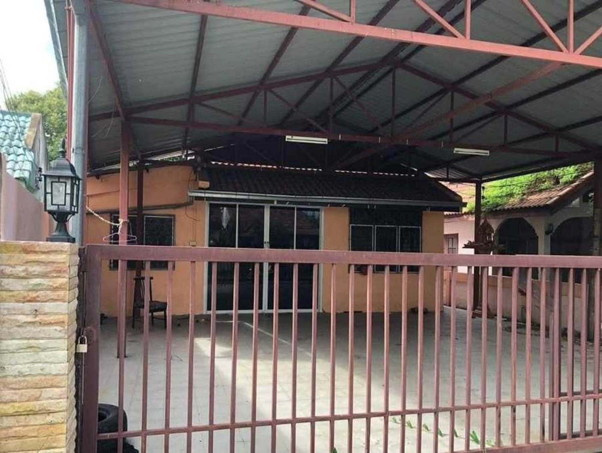 ทรัพย์สถาบันโดย GHB บ้านเดี่ยว ซอยสายแยกทล.220-บ.ดงยาง ถนนสายศรีสะเกษ-ขุขันธ์