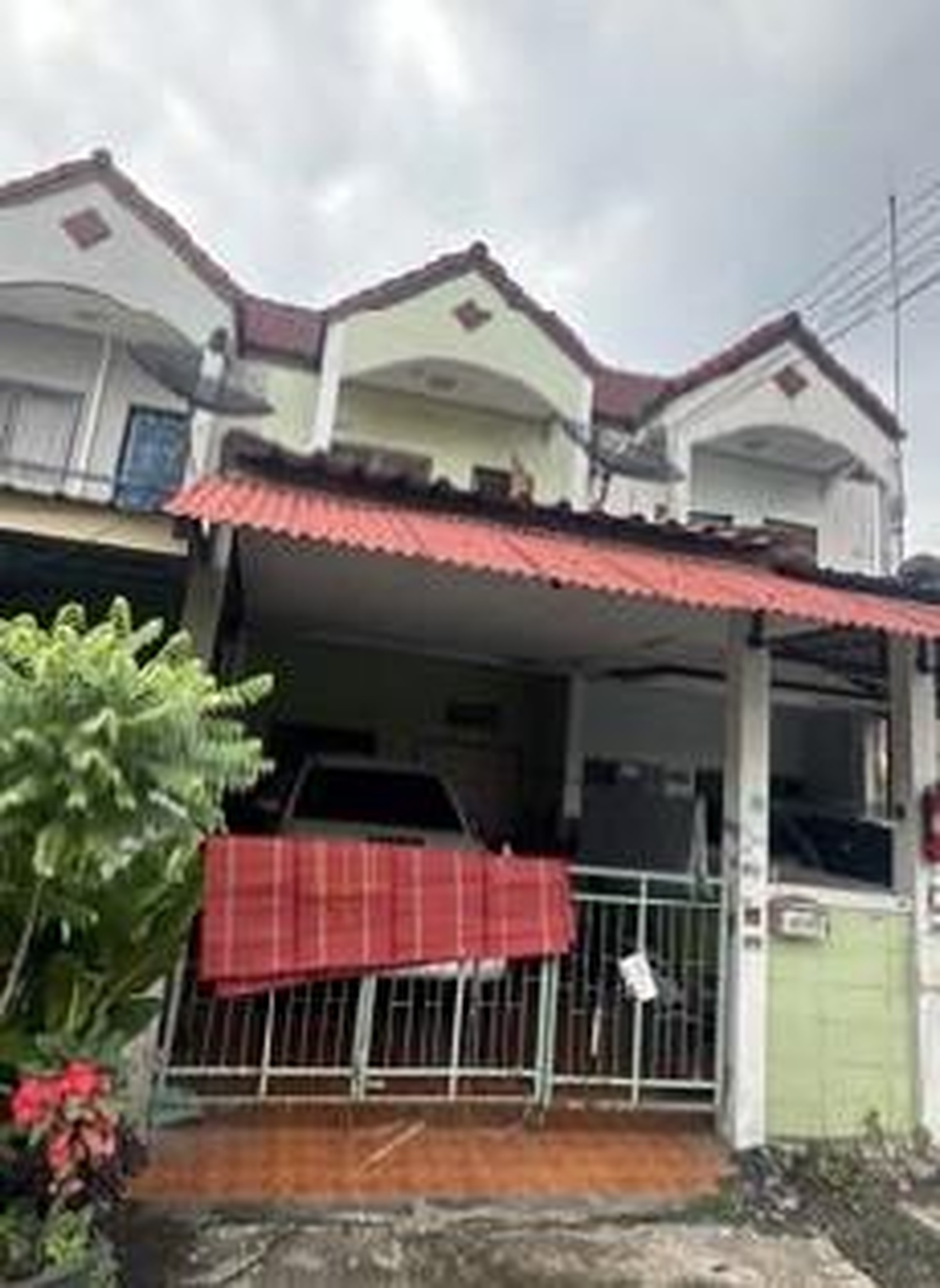 ทรัพย์สถาบันโดย GHB ทาวน์เฮาส์ น้ำทิพย์