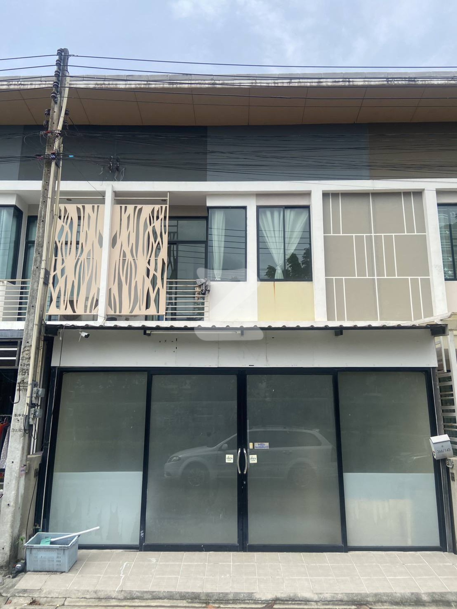 ขาย 1.55 ล้านบาท ทาวน์โฮม 2 ชั้น หมู่บ้านเดอะทรัสต์ทาวน์บ่อวิน หน้าติดสวน ต่อเติมกระจกหน้าบ้าน หลังบ้าน พื้นที่ 20.7ตรว               : เจ้าของขายเอง (งดรับนายหน้า)