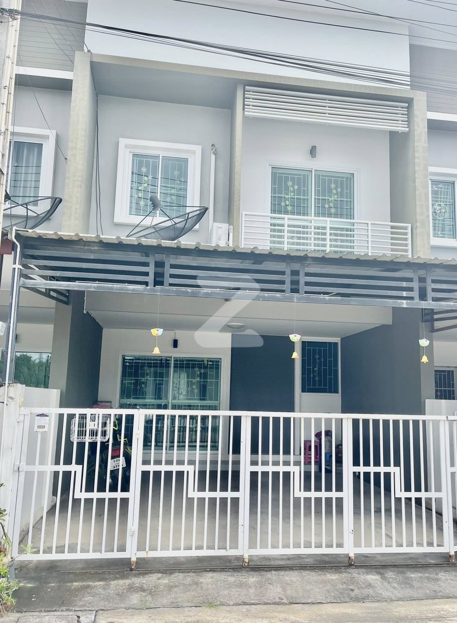 ขายบ้านทาวน์โฮม 2 ชั้น #โครงการเบญญาภาปลวกแดง ติดถนนใหญ่ ใกล้โรงงานอุตสาหกรรม เดินทางไปทำงานสะดวก เจ้าของขายเอง‼️‼️ : เจ้าของขายเอง (งดรับนายหน้า)