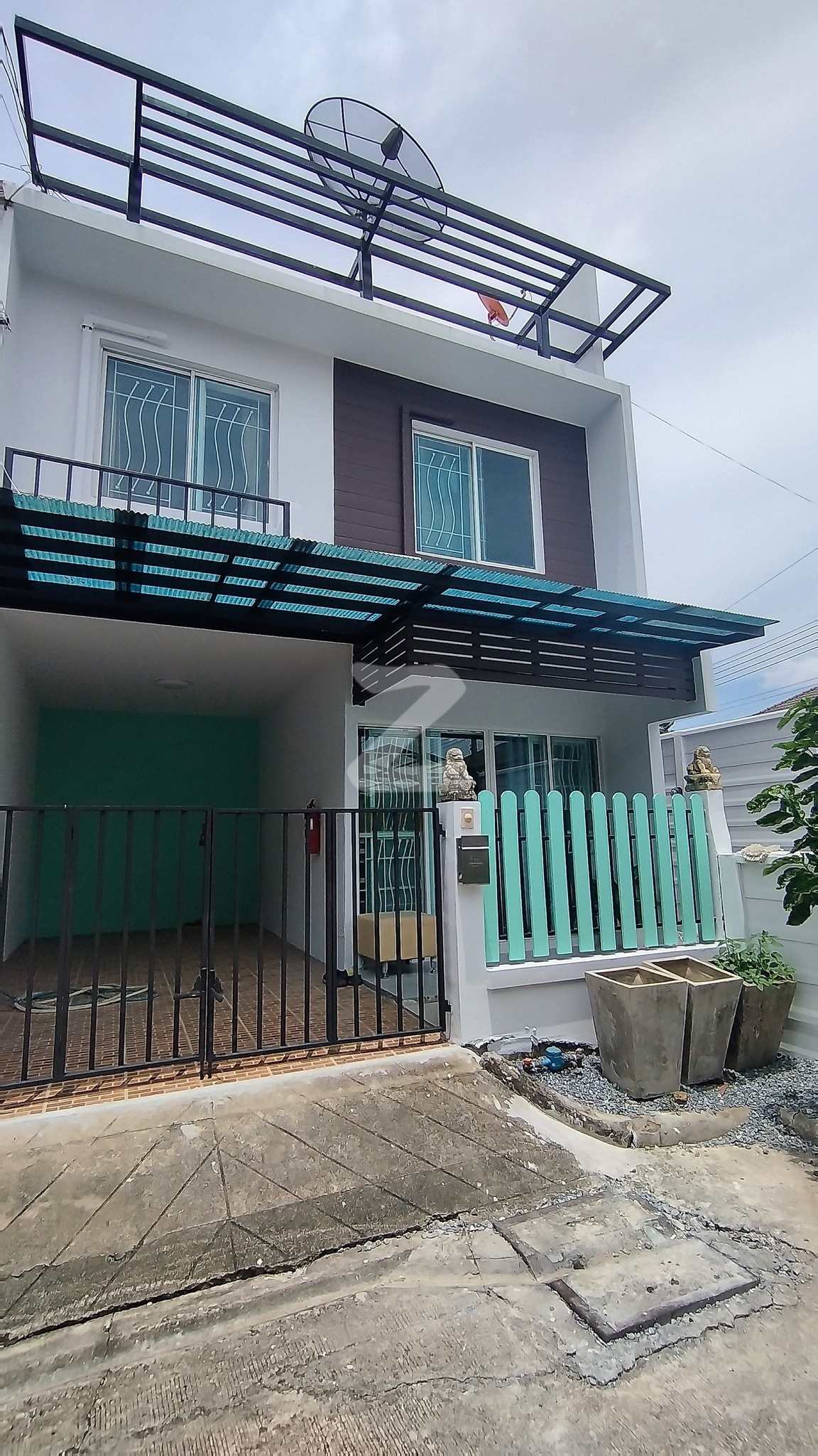 ขายบ้านทาวน์โฮม เดอะคัลเลอร์ส บางนา-วงแหวน เฟส 1 บ้านมุม 2 ชั้น  🏡 มี รปภ. เข้าออกด้วยคีย์การ์ด มีสวนสาธารณะและสนามเด็กเล่นในหมู่บ้าน : เจ้าของขายเอง (งดรับนายหน้า)